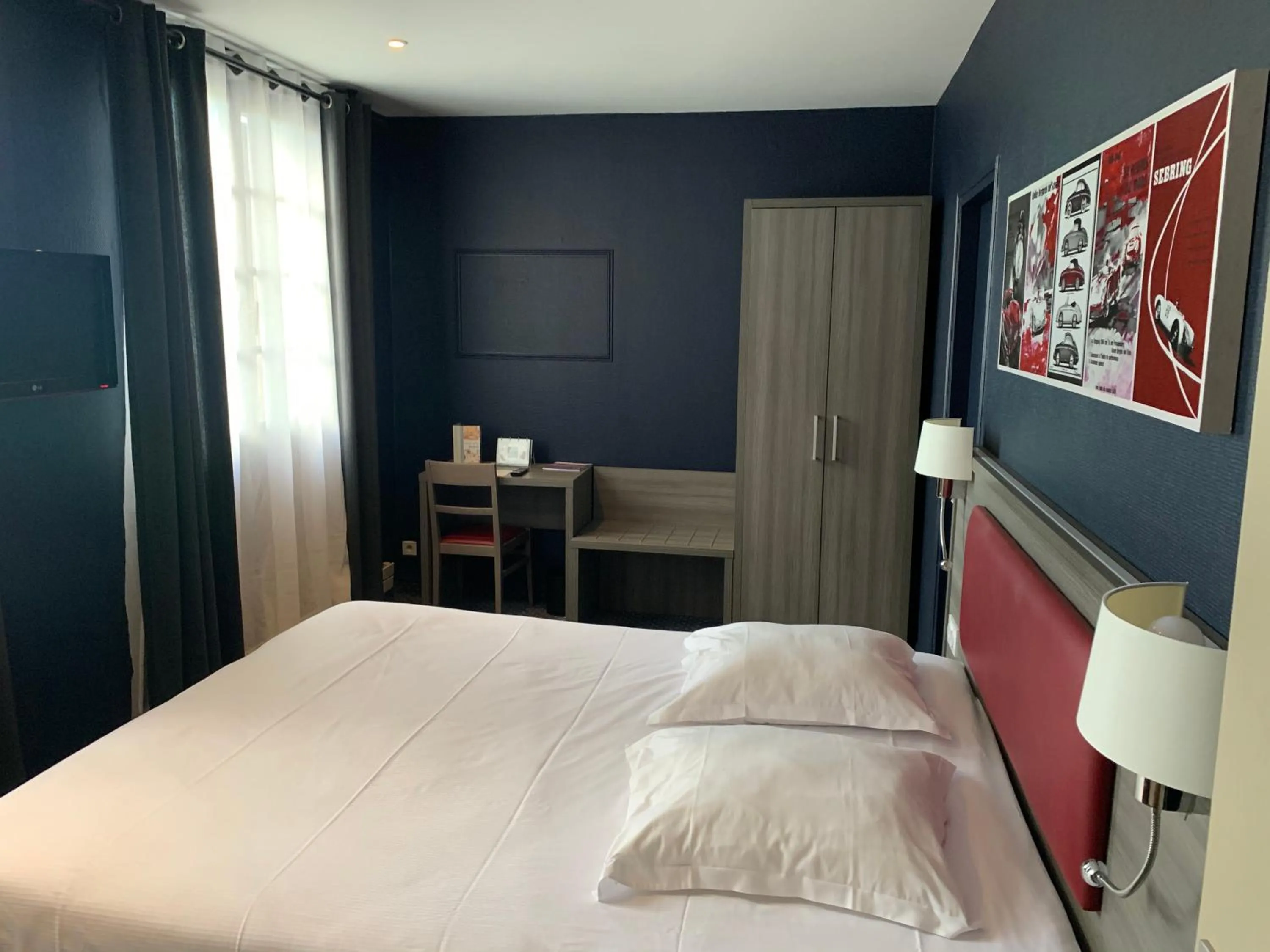 Bedroom, Bed in Hôtel-Spa-Piscine Le Petit Castel Beuzeville-Honfleur