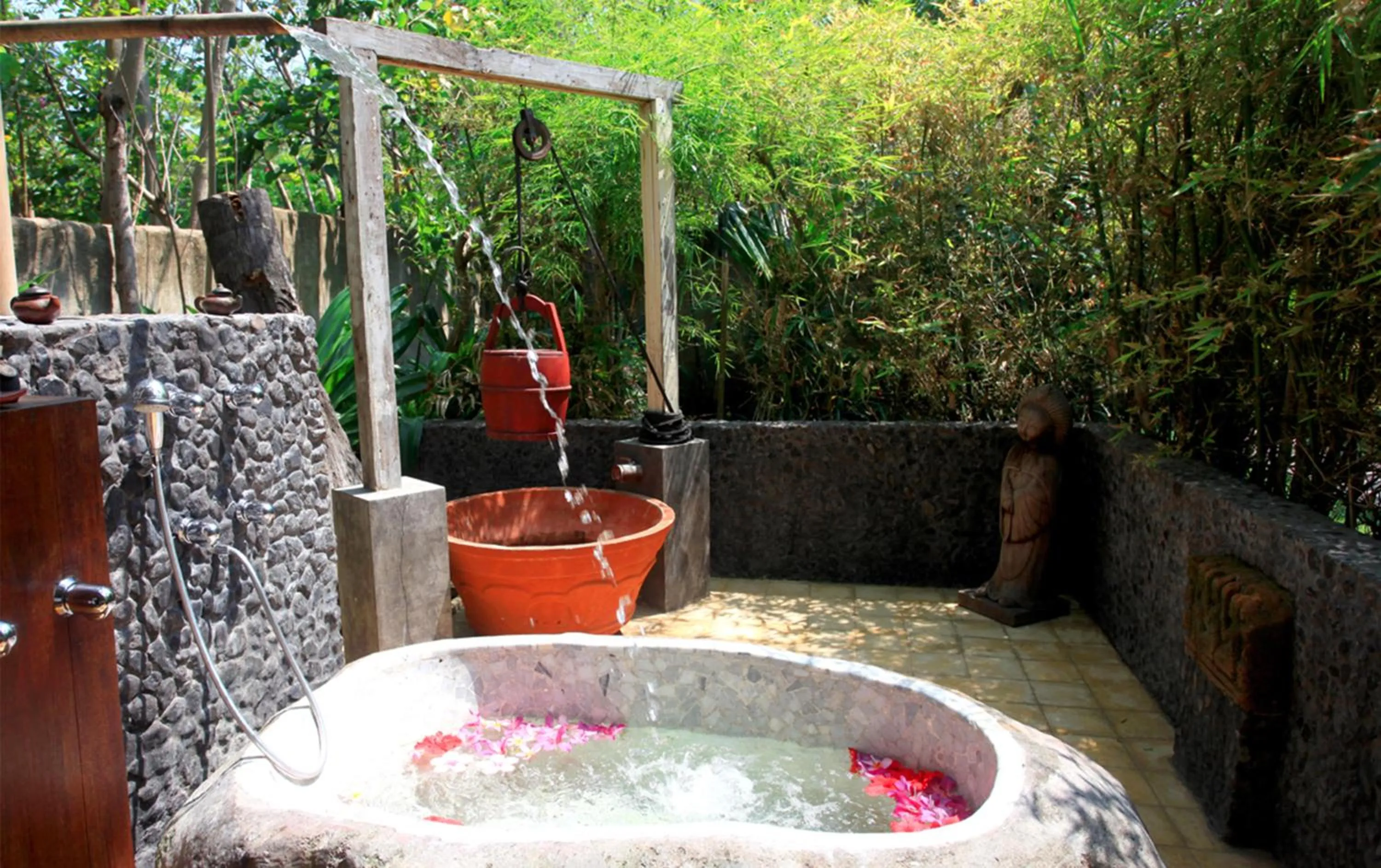 Bathroom in Hotel Tugu Lombok