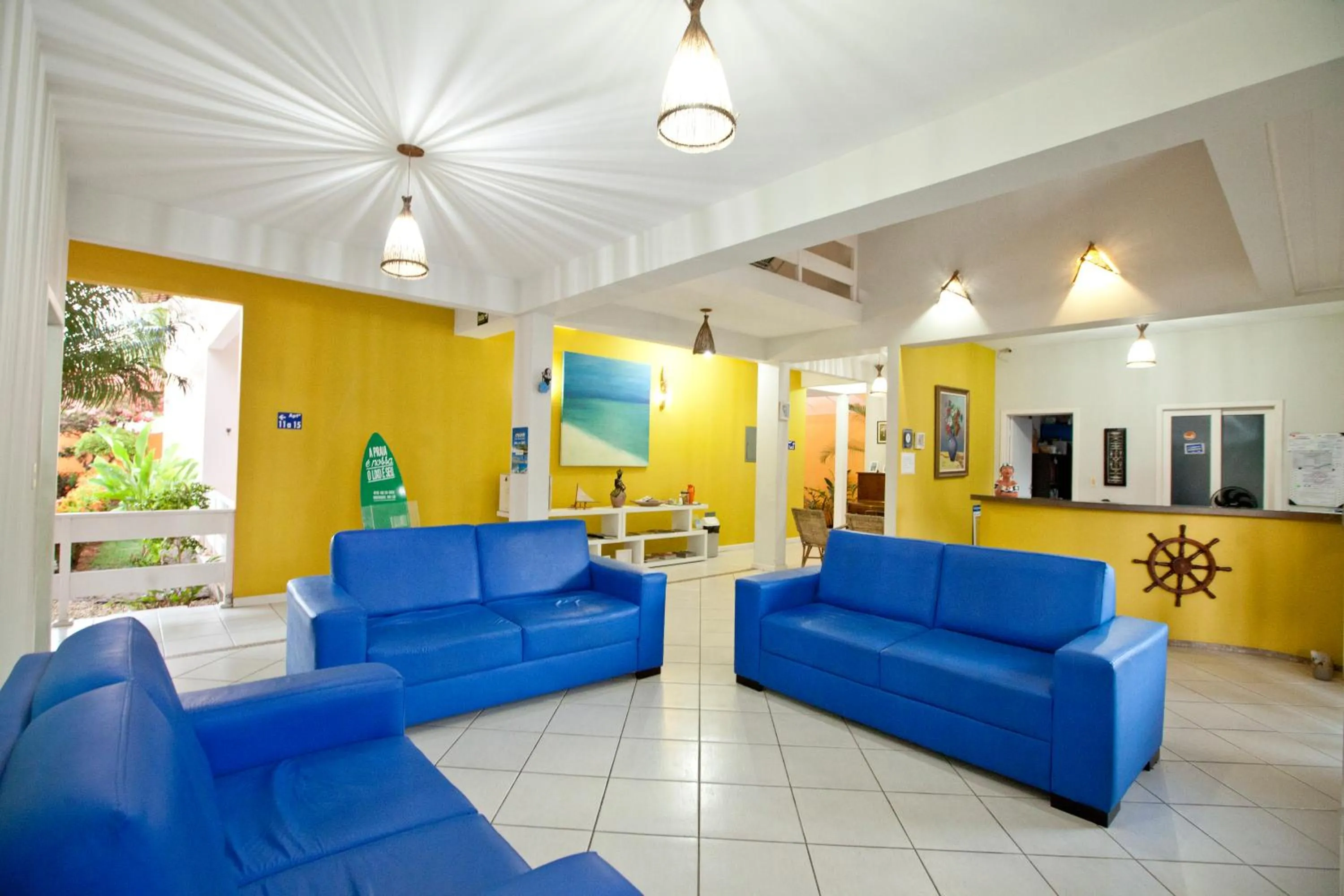 Communal lounge/ TV room in Capitães de Areia Pousada