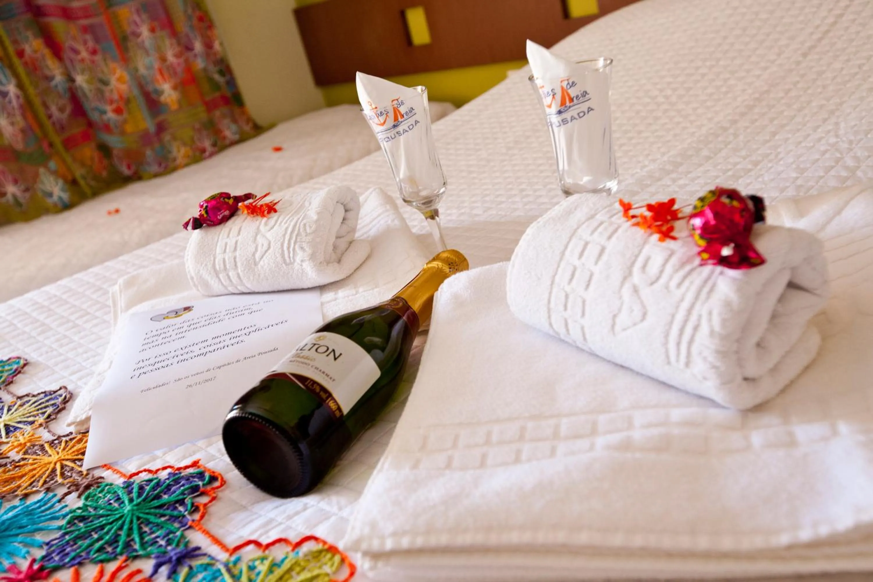 Decorative detail, Bed in Capitães de Areia Pousada