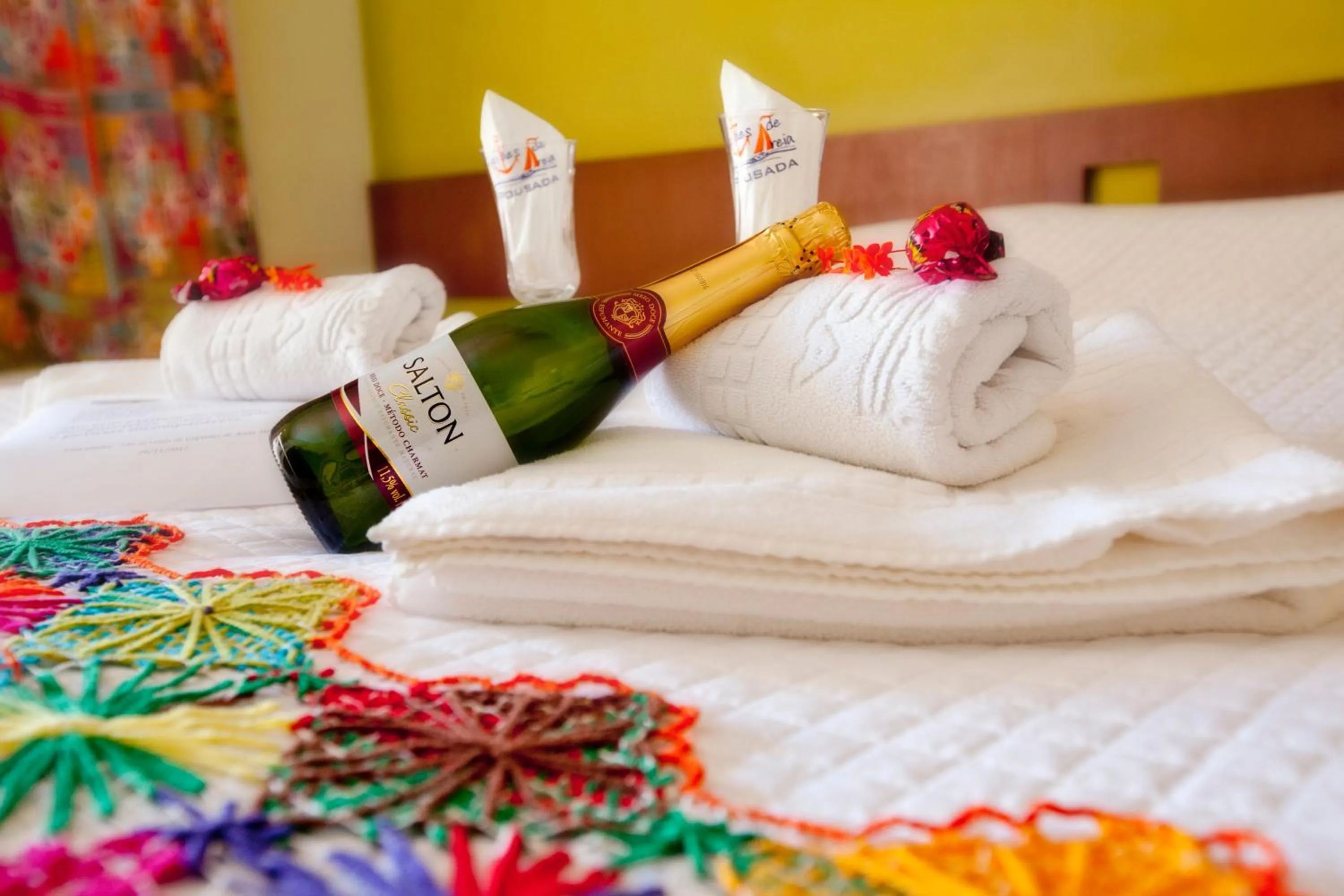 Decorative detail, Bed in Capitães de Areia Pousada