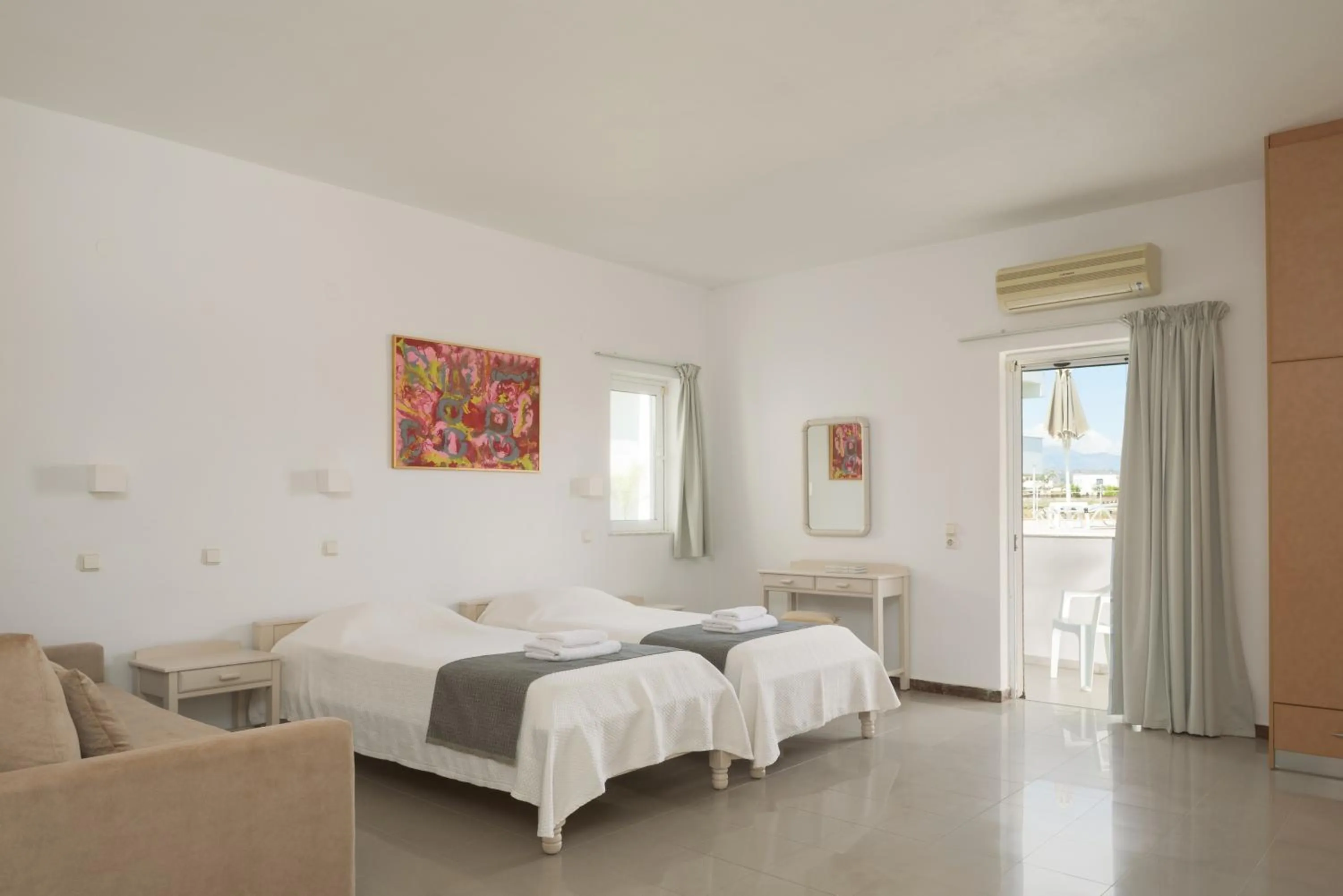 Bedroom, Bed in Reina Apartments