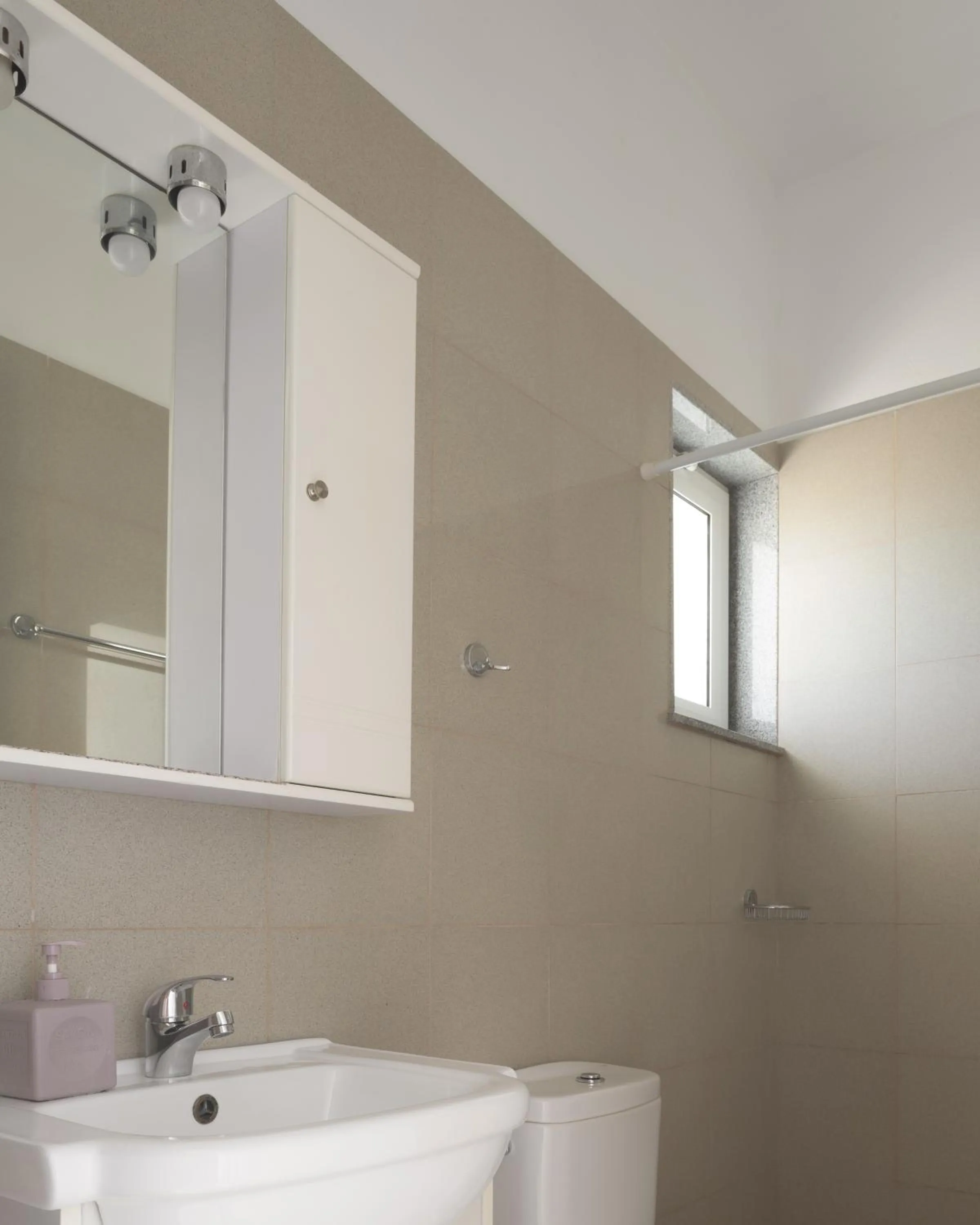 Bathroom in Reina Apartments