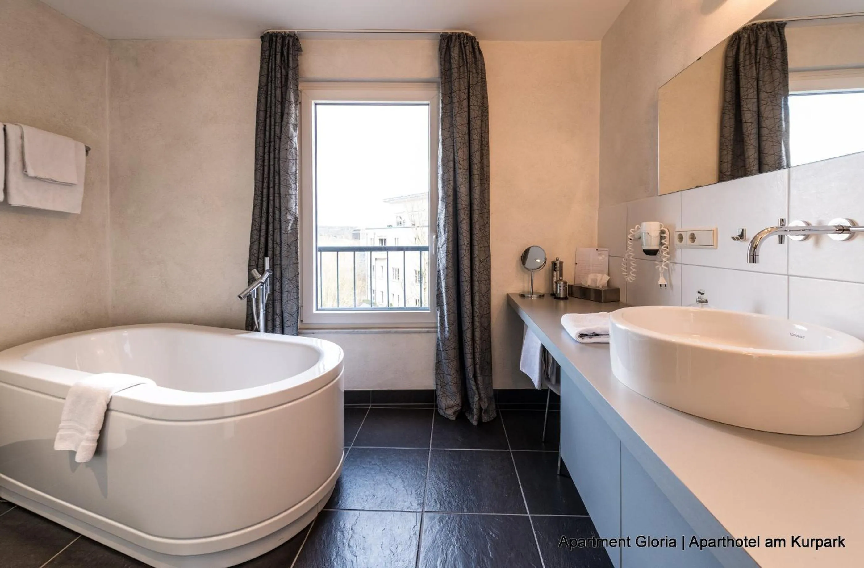 Bathroom in Aparthotel am Kurpark