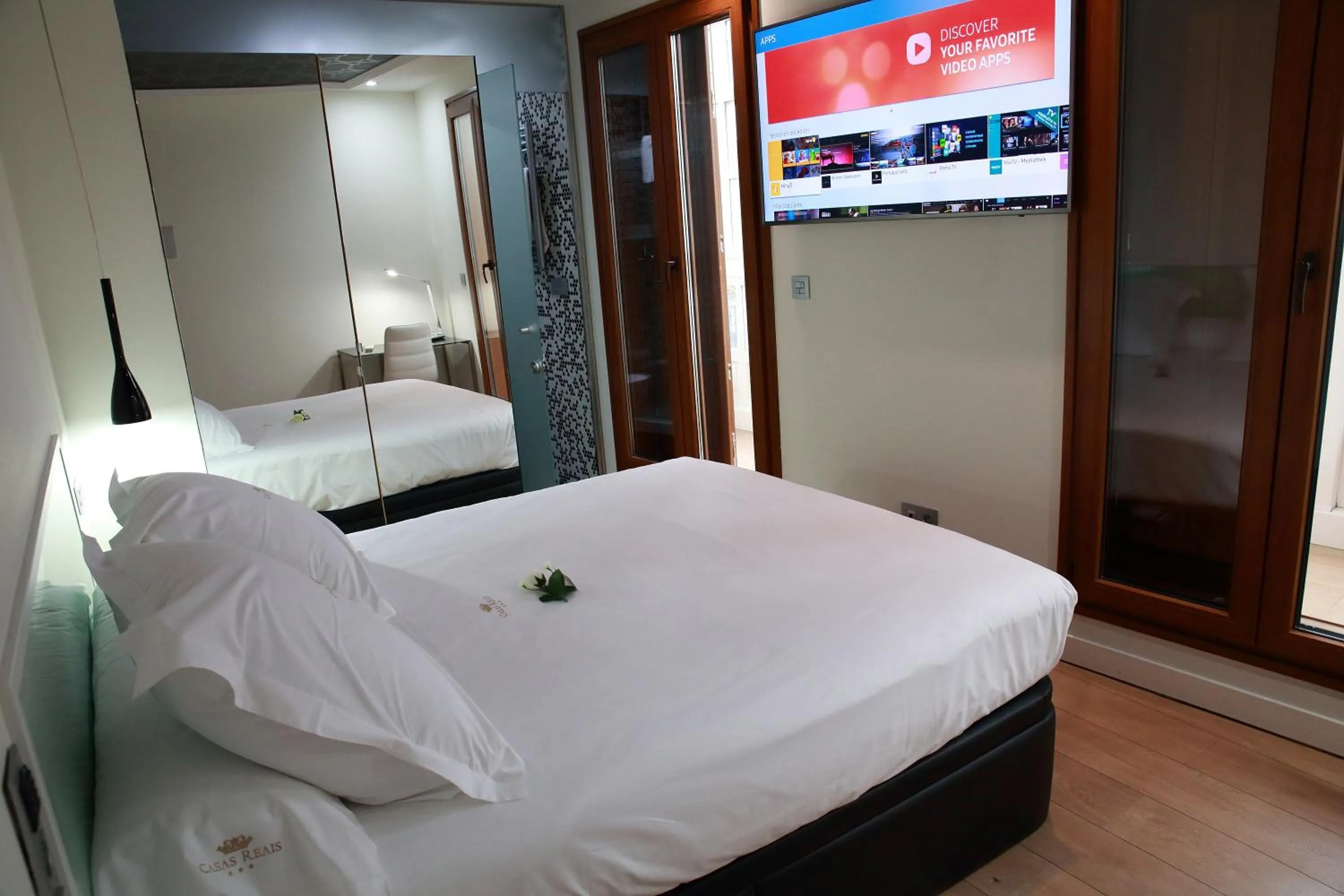 TV and multimedia, Bed in Casas Reais Boutique