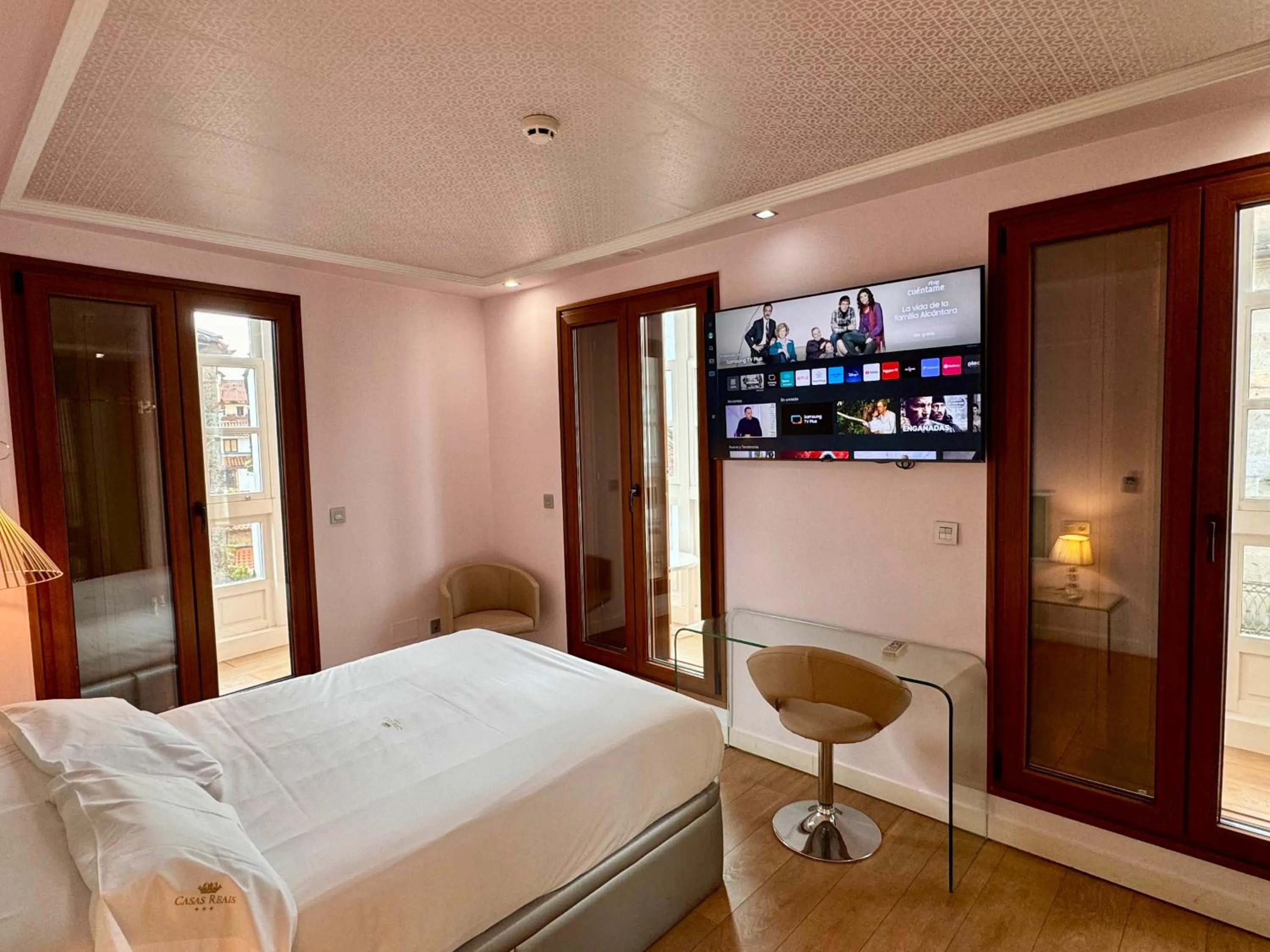 TV and multimedia, Bed in Casas Reais Boutique