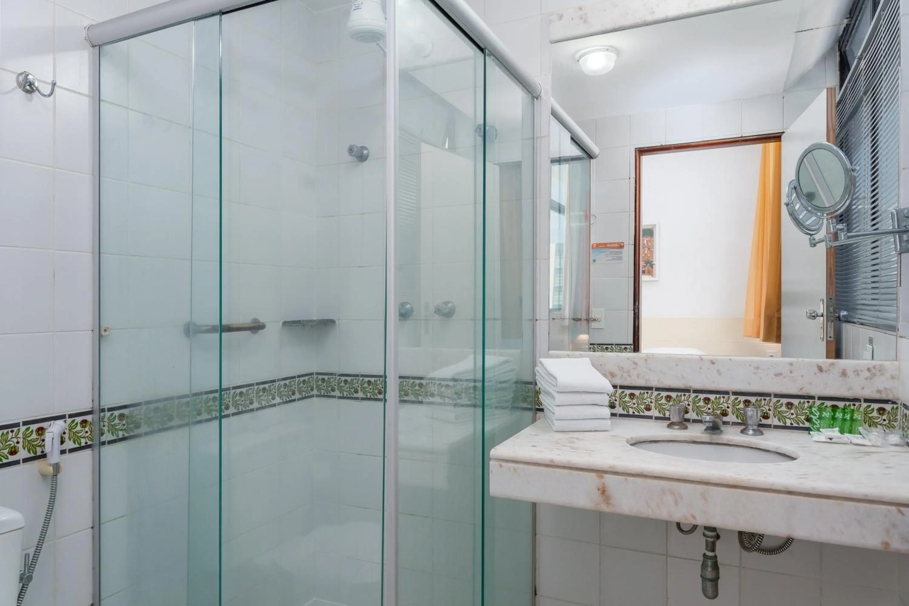 Bathroom in Ritz Plazamar Hotel