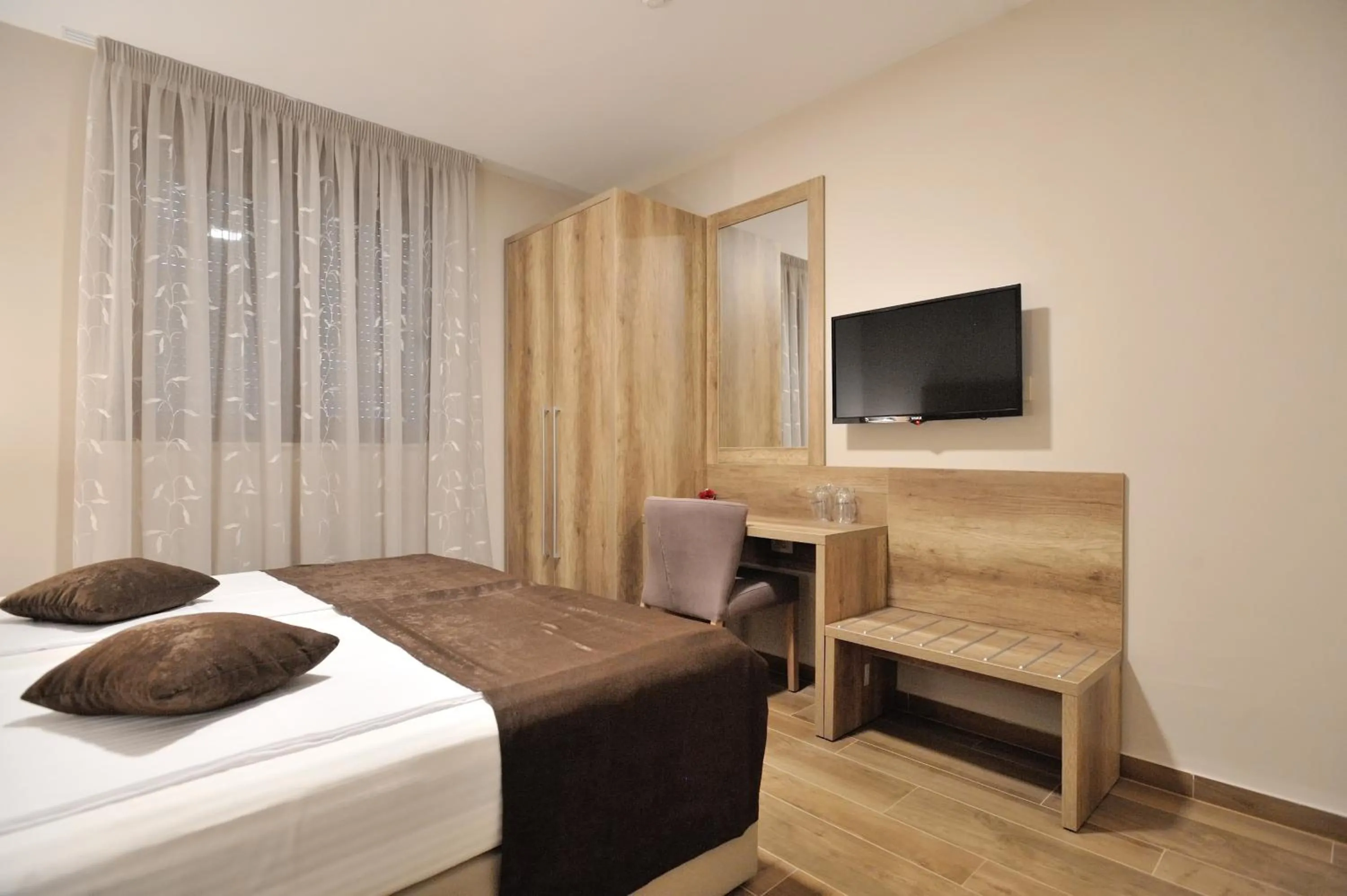 Buffet breakfast, Bed in Villa Divani