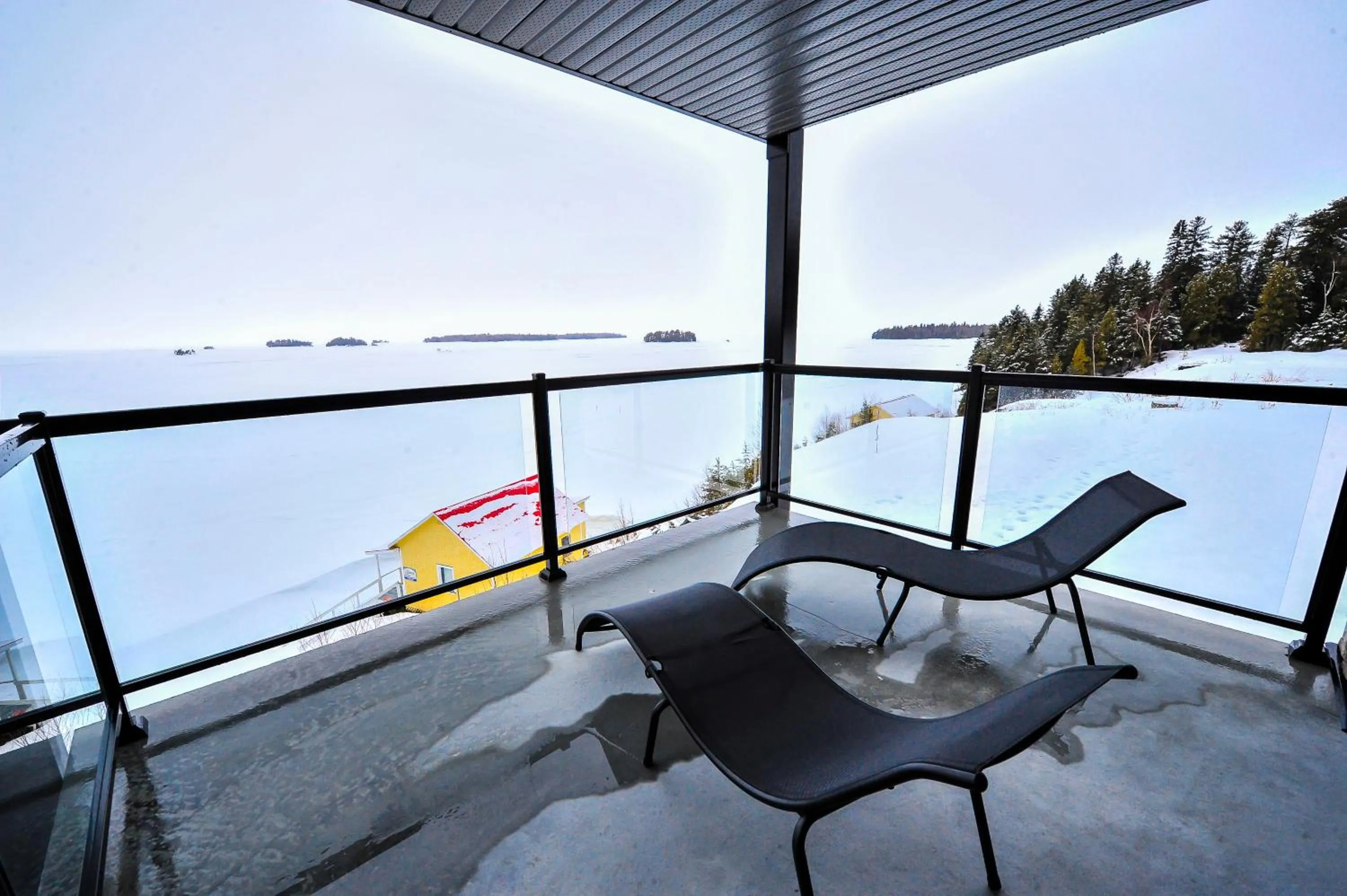 Winter in Auberge Des Îles