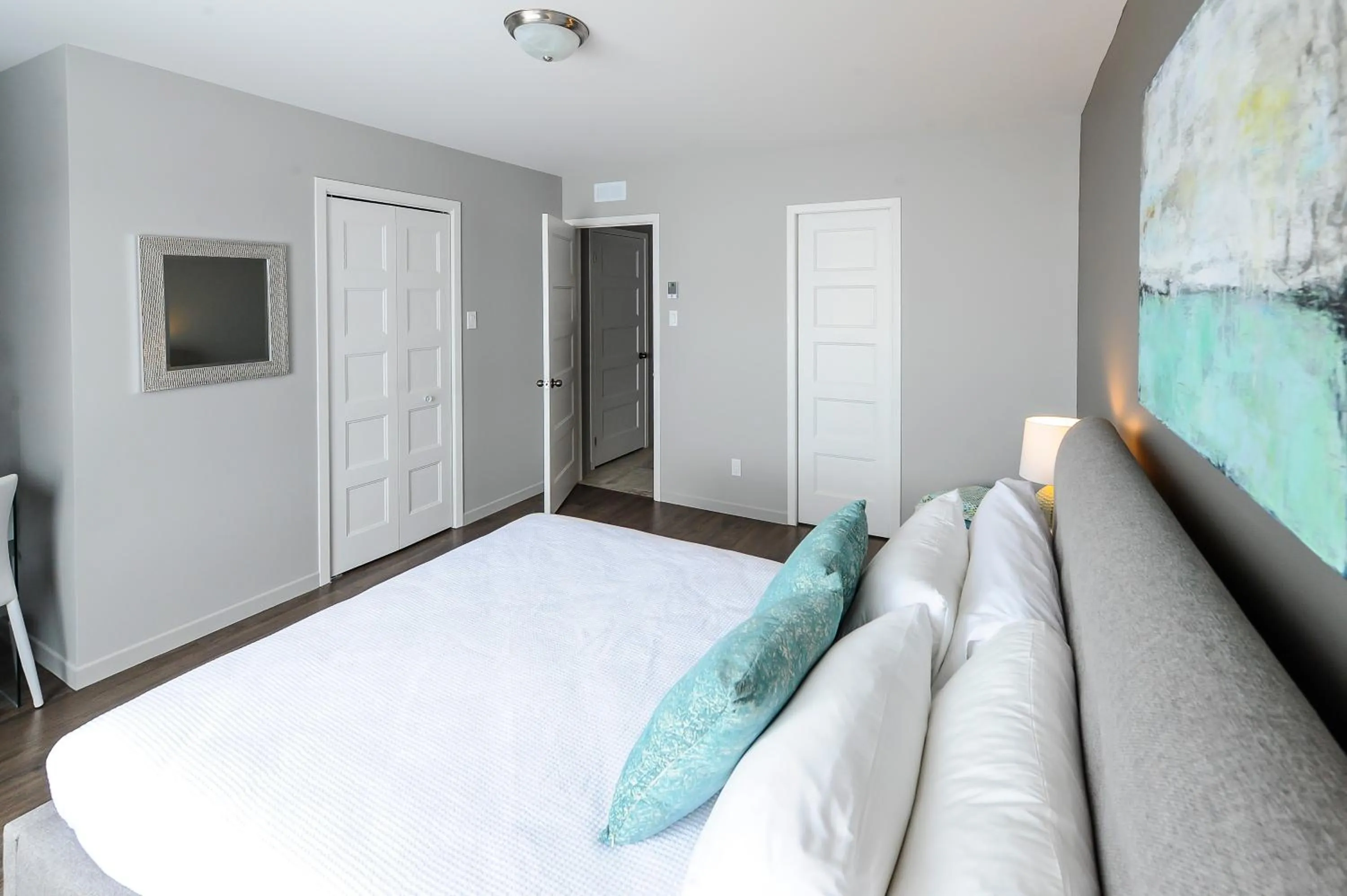 Photo of the whole room, Bed in Auberge Des Îles