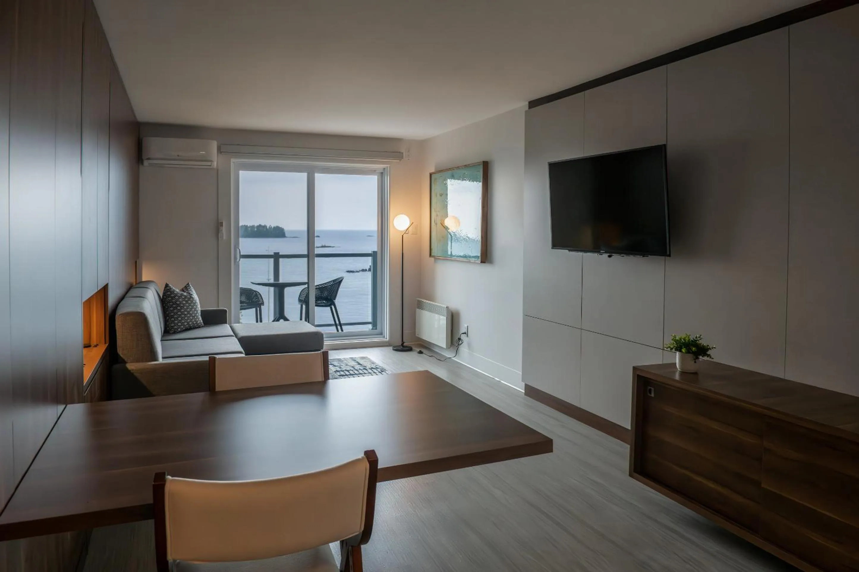 Property building in Auberge Des Îles