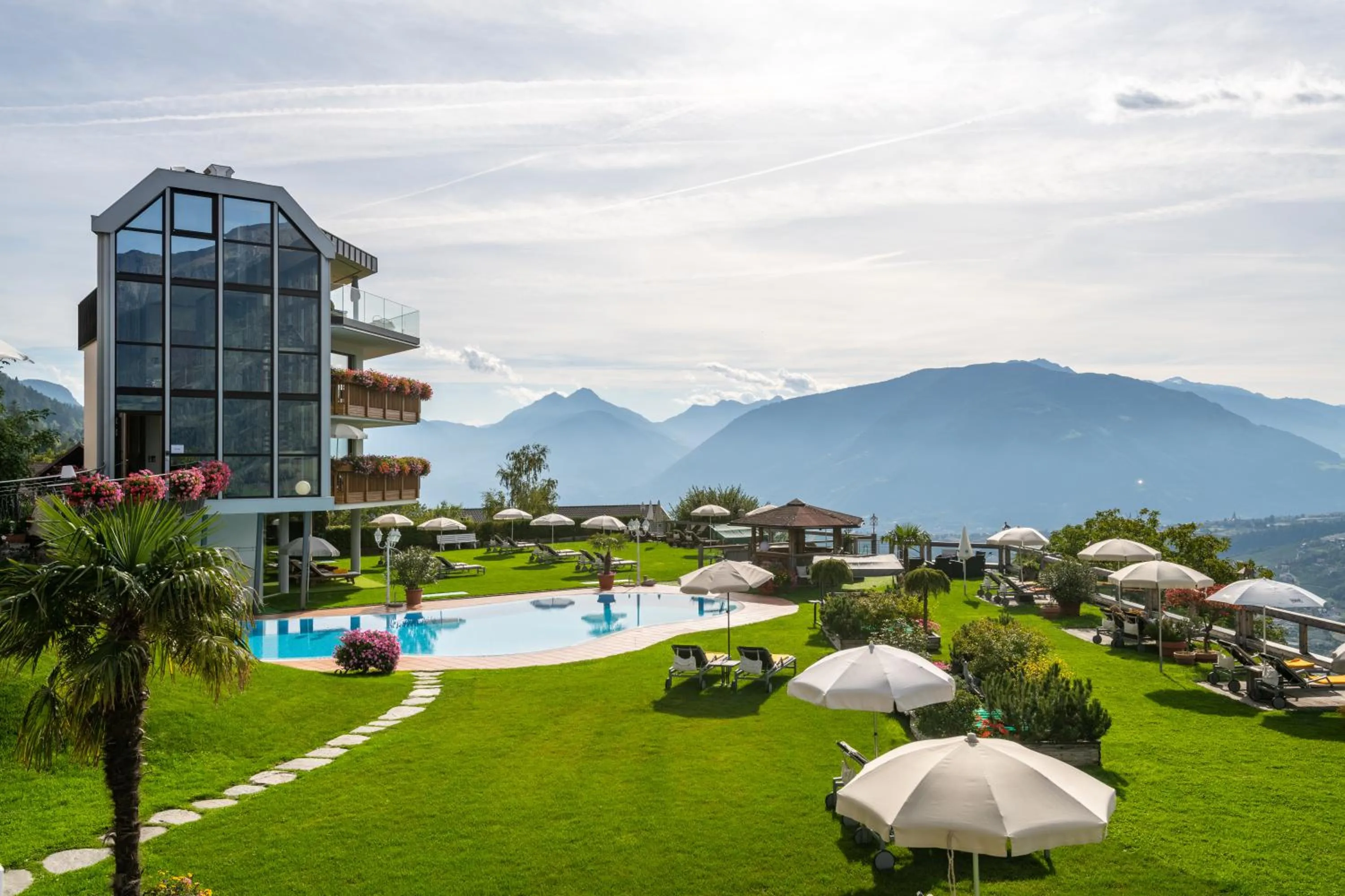 Pool view in Der Verdinser Hof