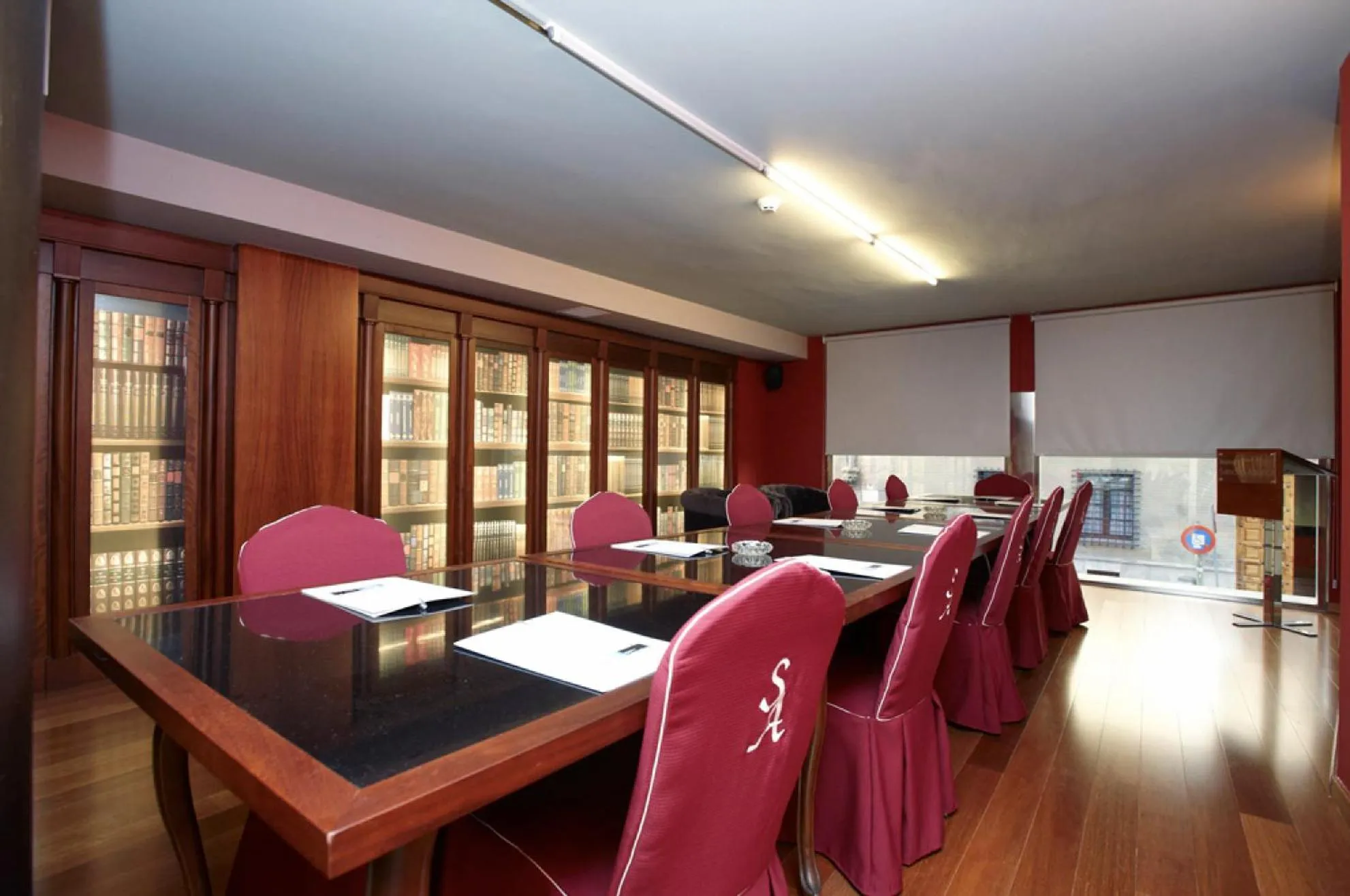 Business facilities in Hotel Sancho Abarca Petit SPA