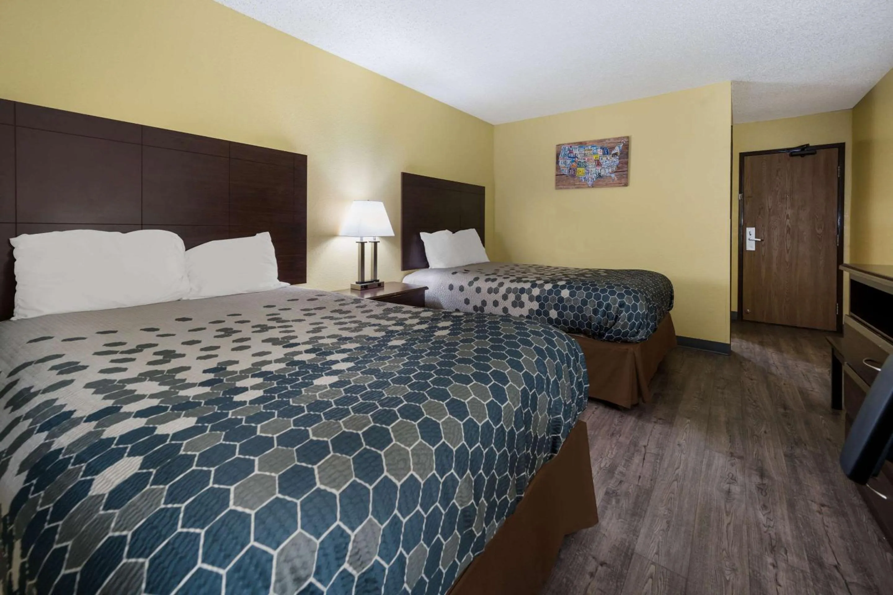 Bedroom, Bed in Econo Lodge Spotsylvania Town Center