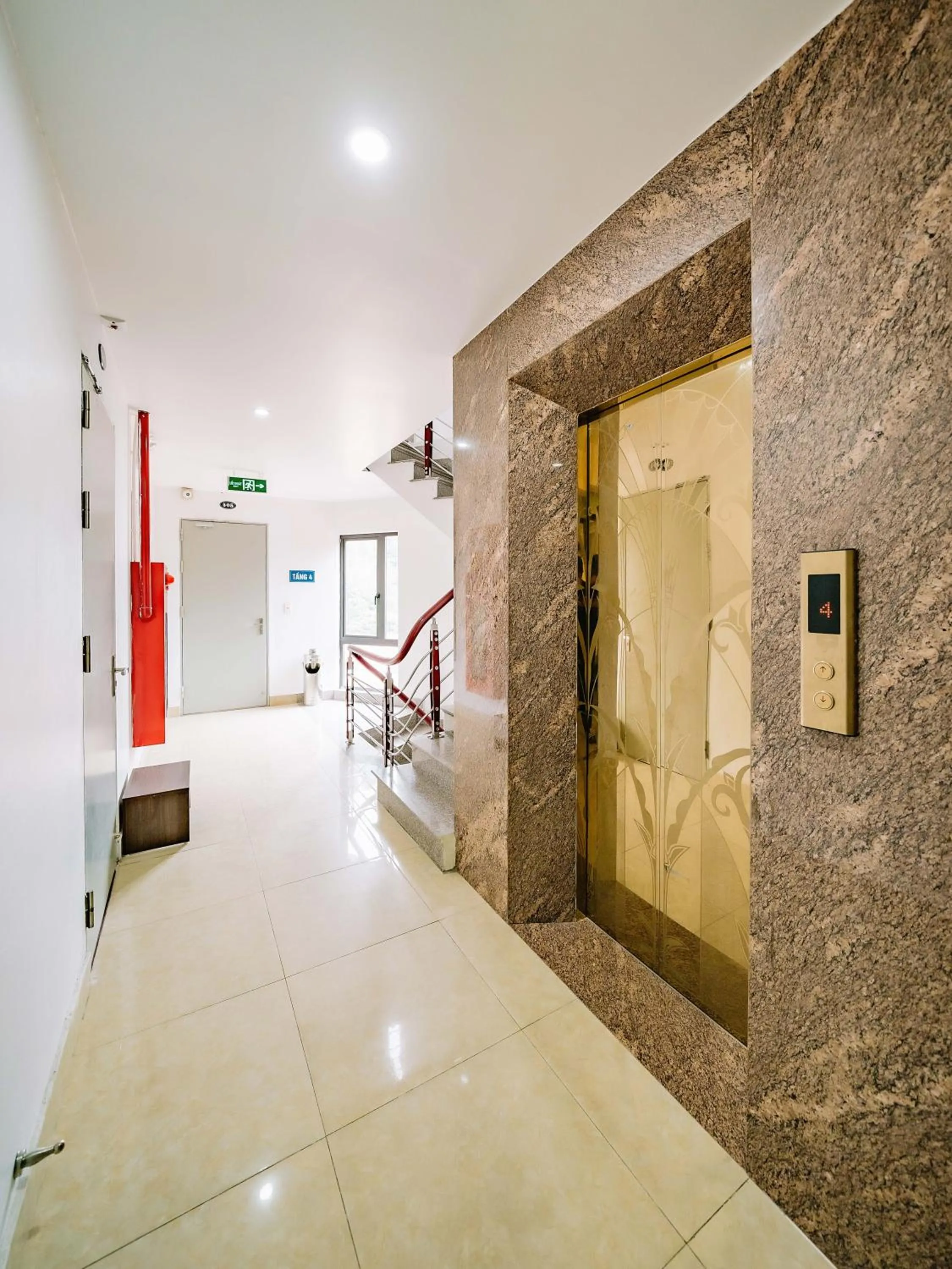 elevator in Phuong Dong Hotel