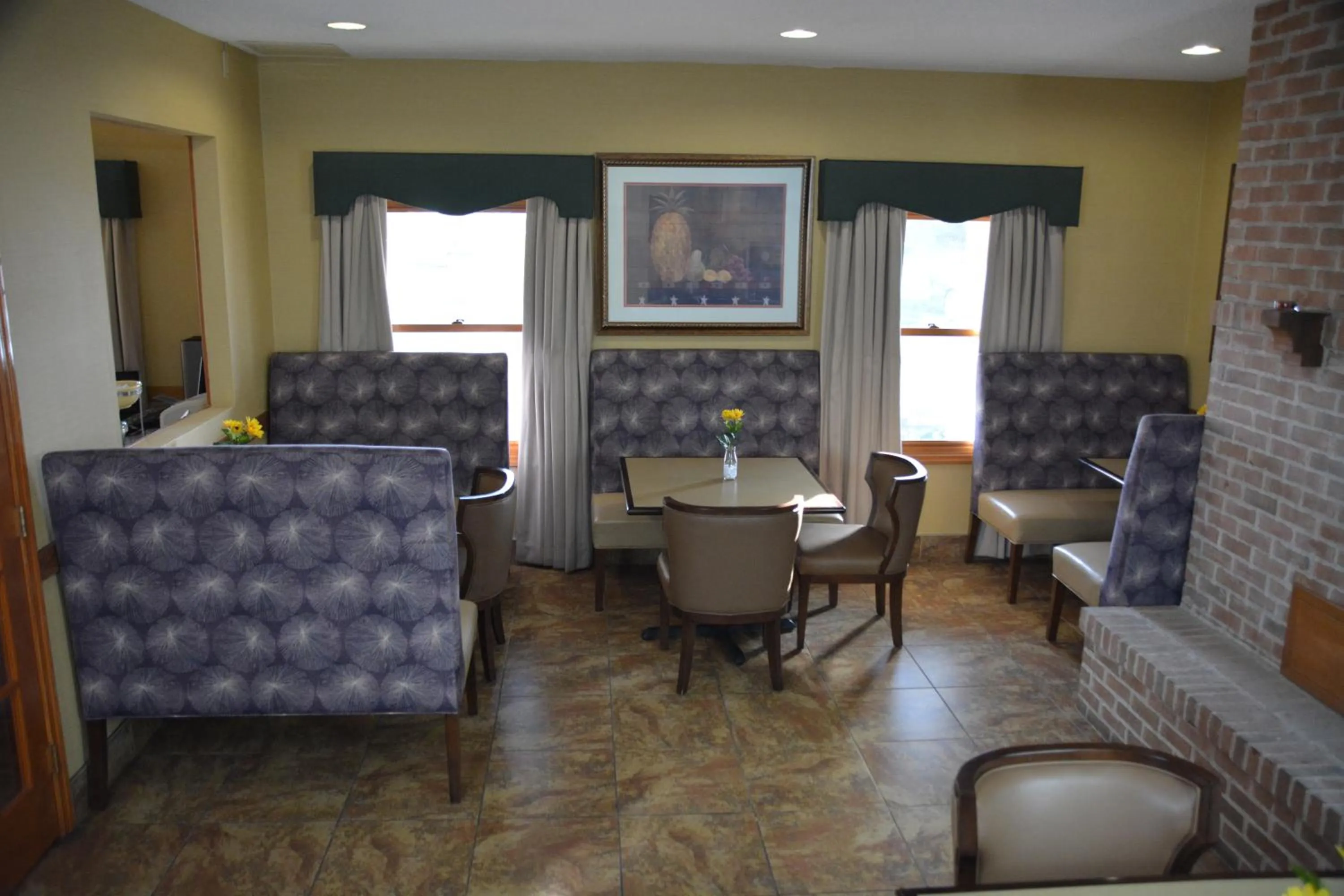 Continental breakfast in Quality Inn & Suites Dublin