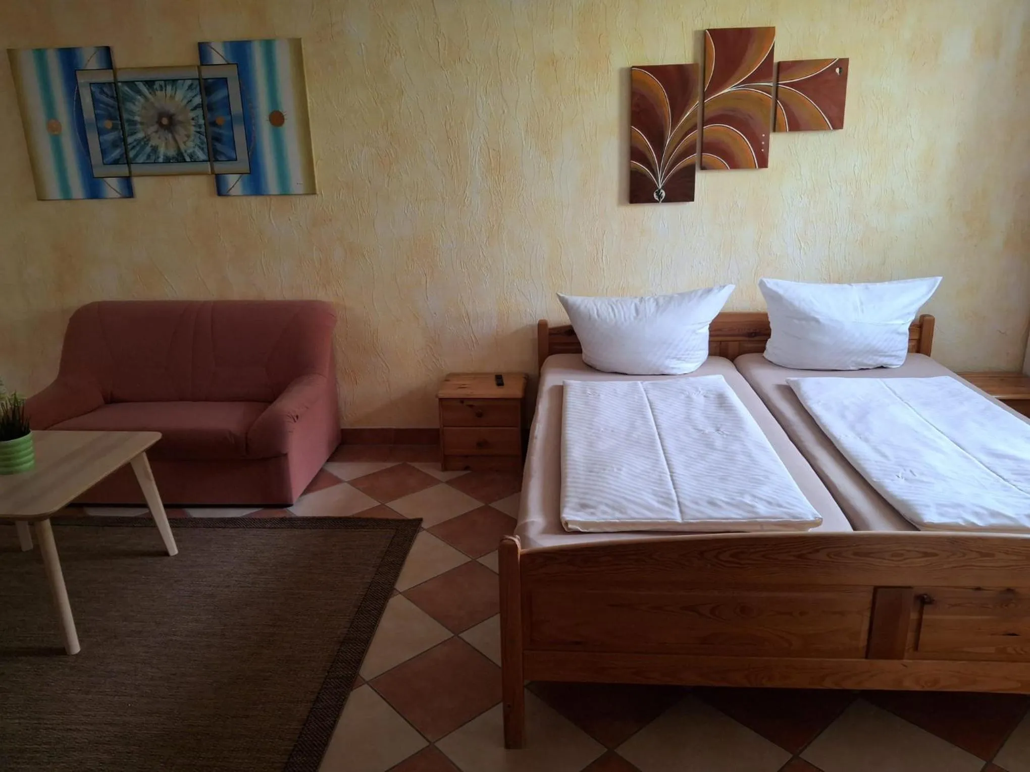 Photo of the whole room, Bed in Pension Sieg