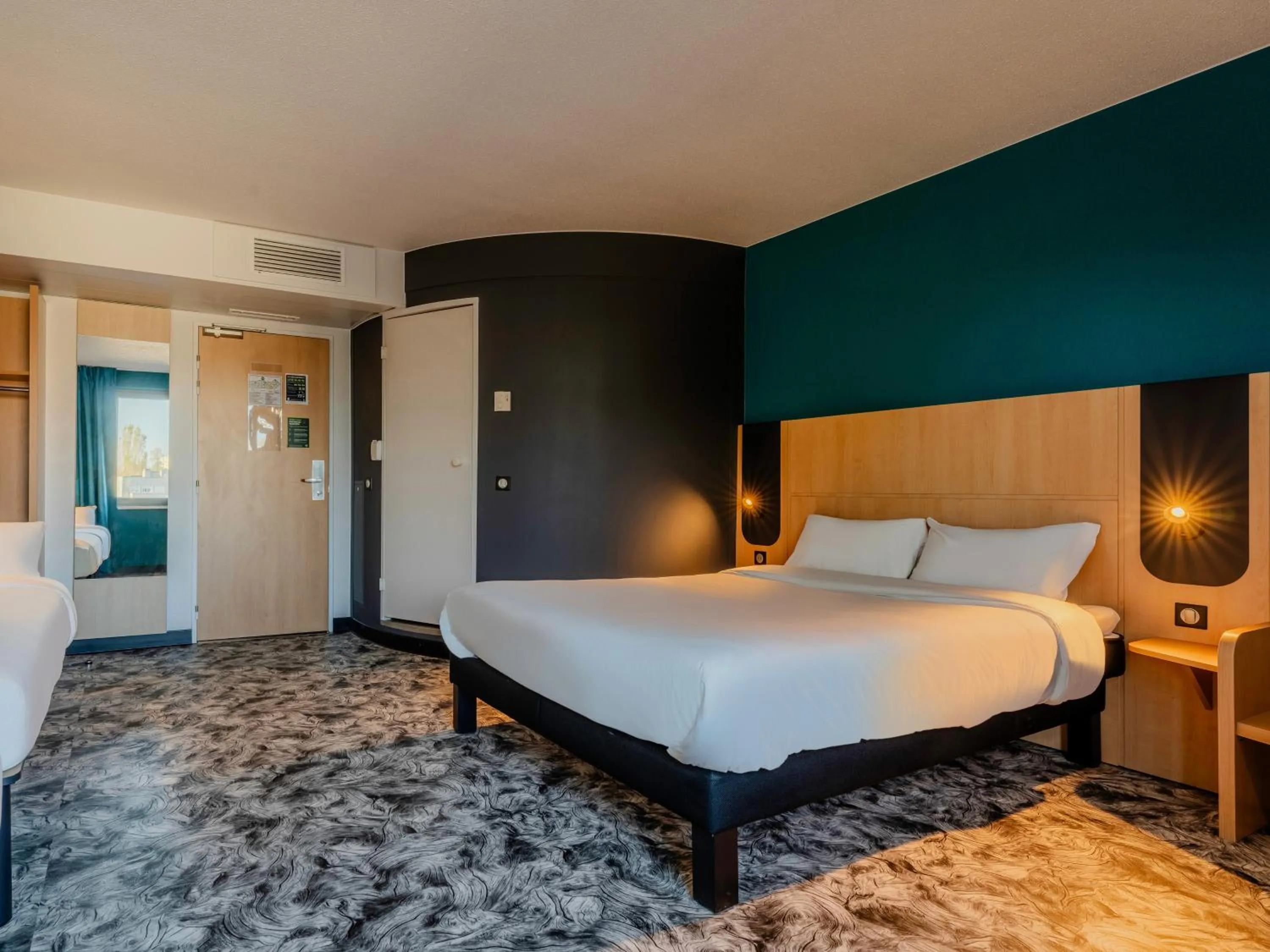 Bedroom, Bed in B&B HOTEL Maubeuge Gare