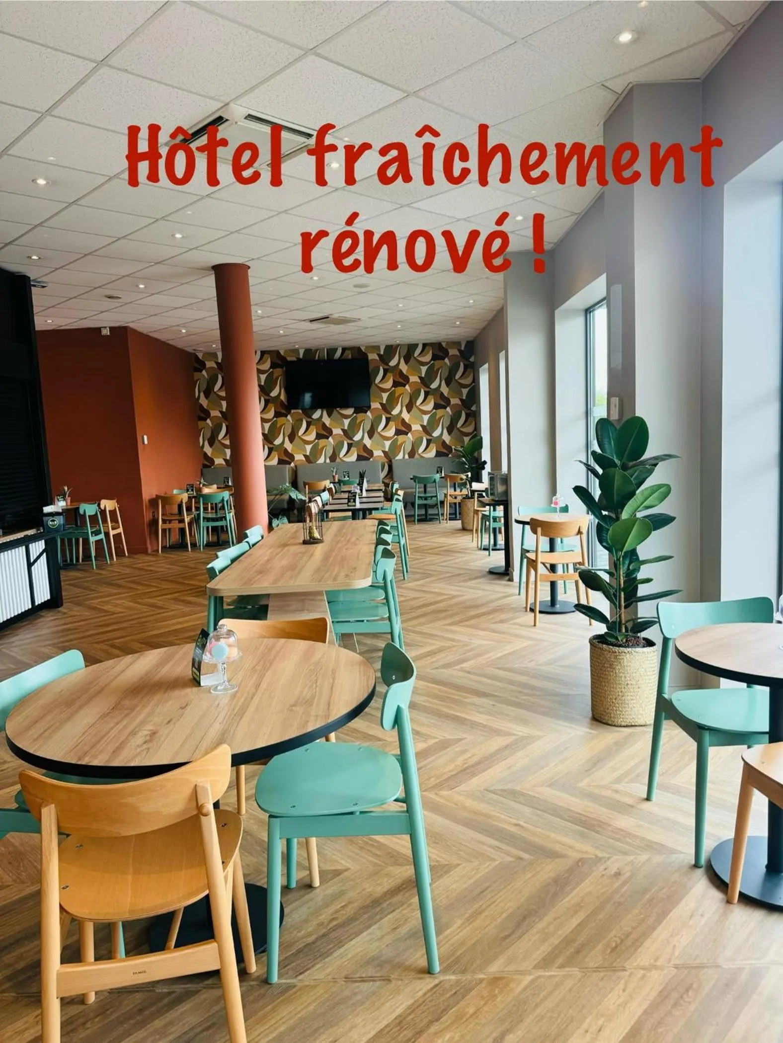 Lobby or reception in B&B HOTEL Maubeuge Gare