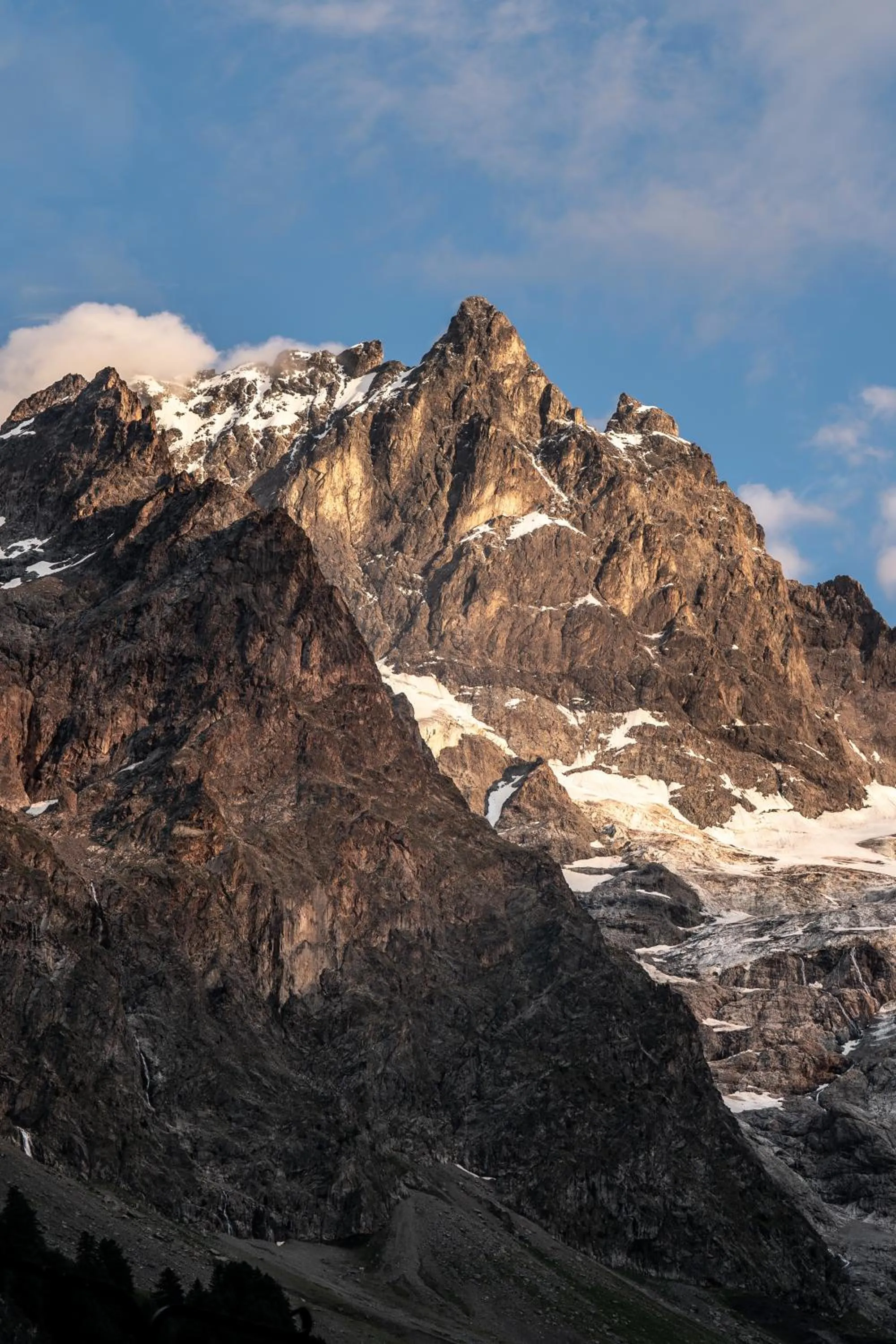 Skiing in Hotel Castillan