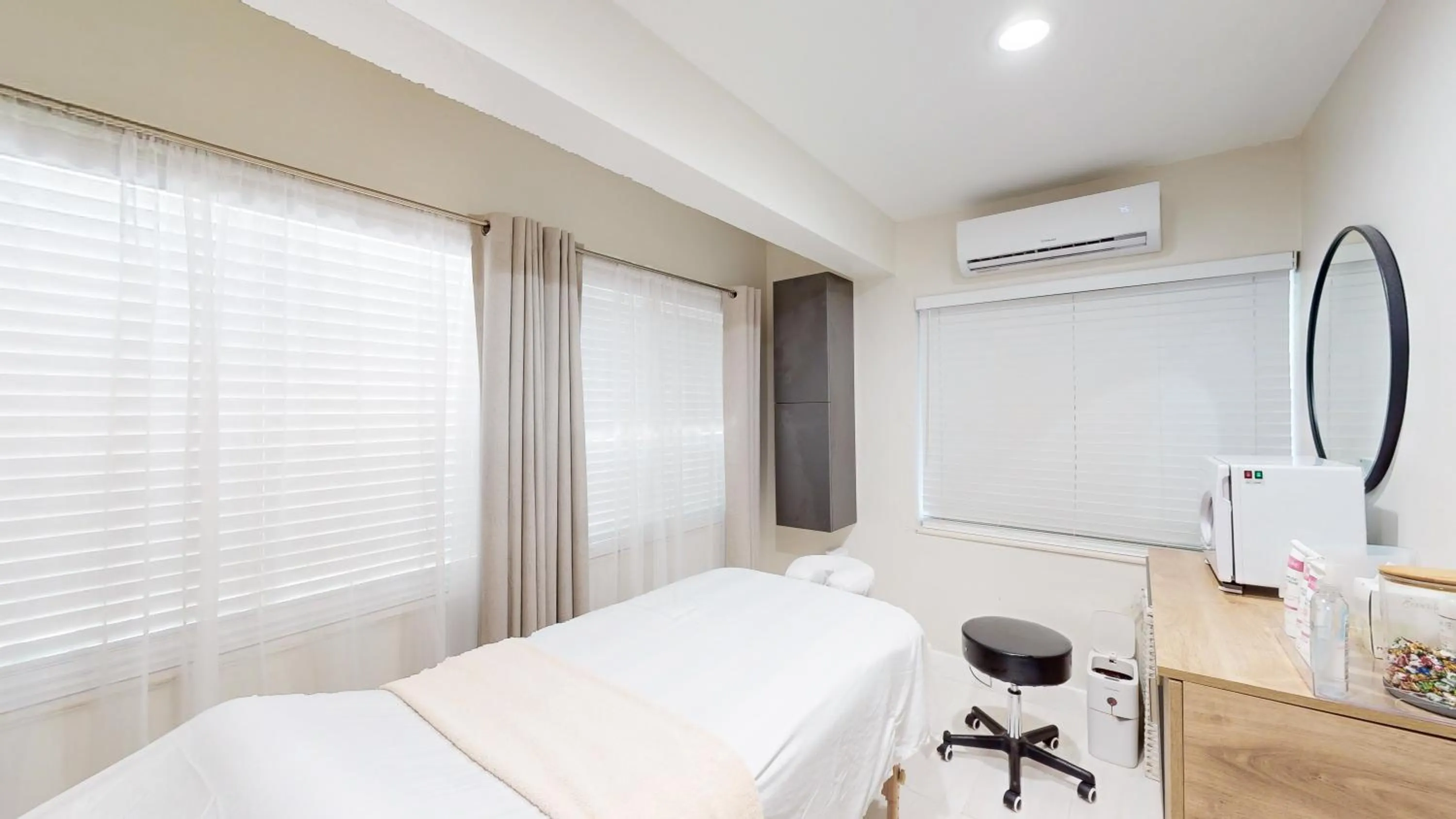 Spa and wellness centre/facilities, Bed in The Grand Resort and Spa & Worthington All Male