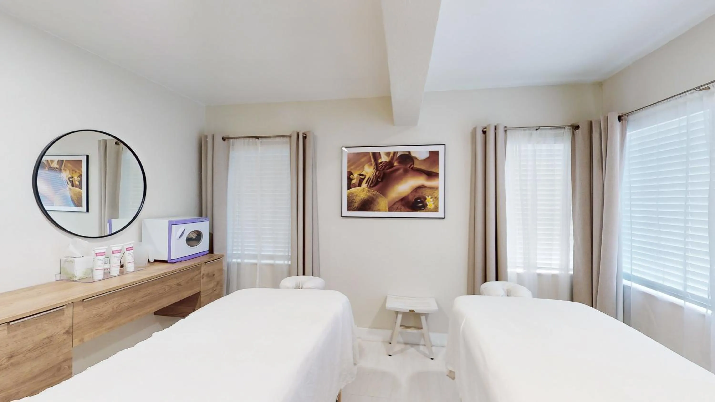 Spa and wellness centre/facilities, Bed in The Grand Resort and Spa & Worthington All Male