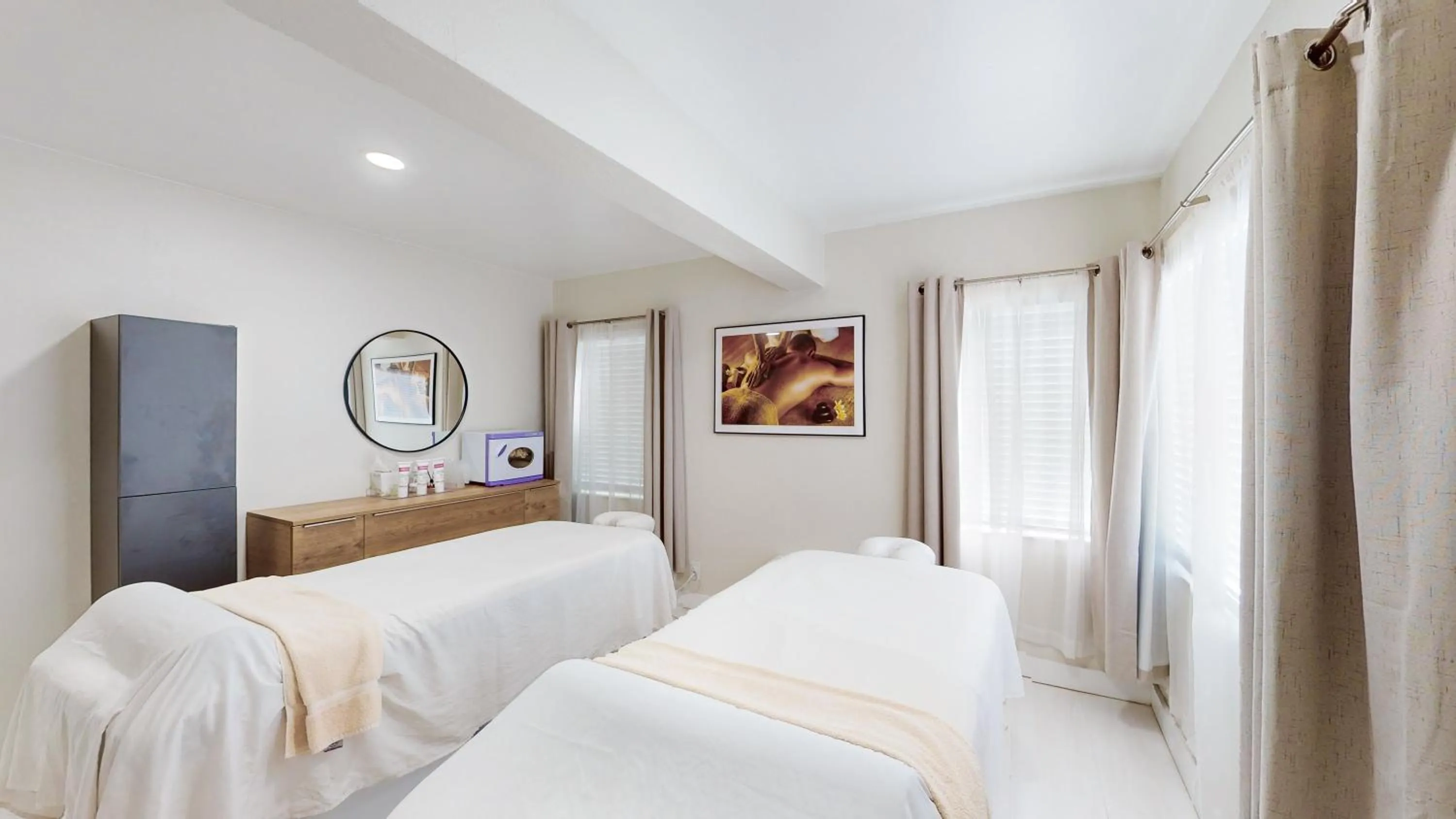 Spa and wellness centre/facilities, Bed in The Grand Resort and Spa & Worthington All Male