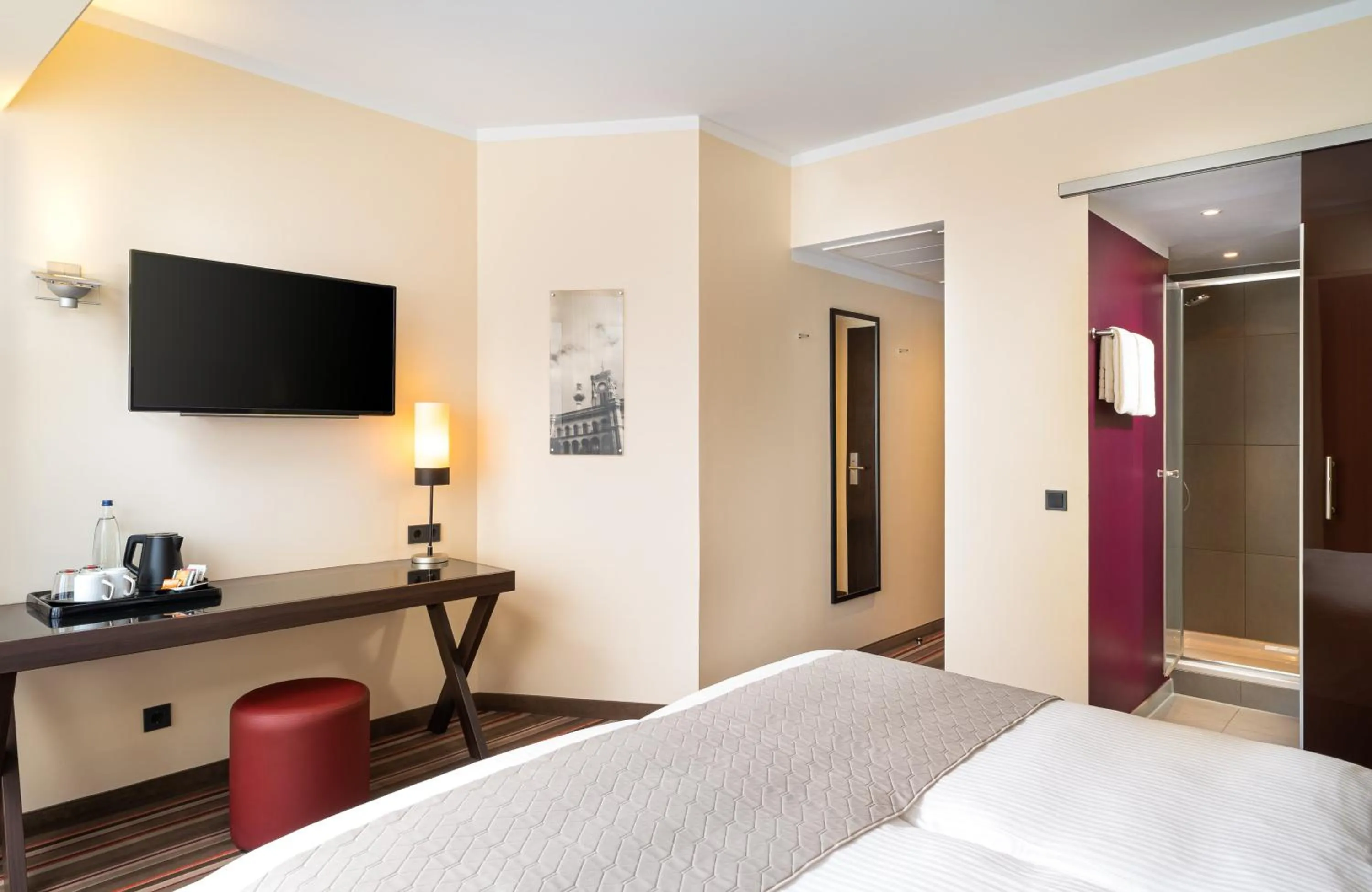 Bedroom, Bed in Leonardo Hotel Berlin