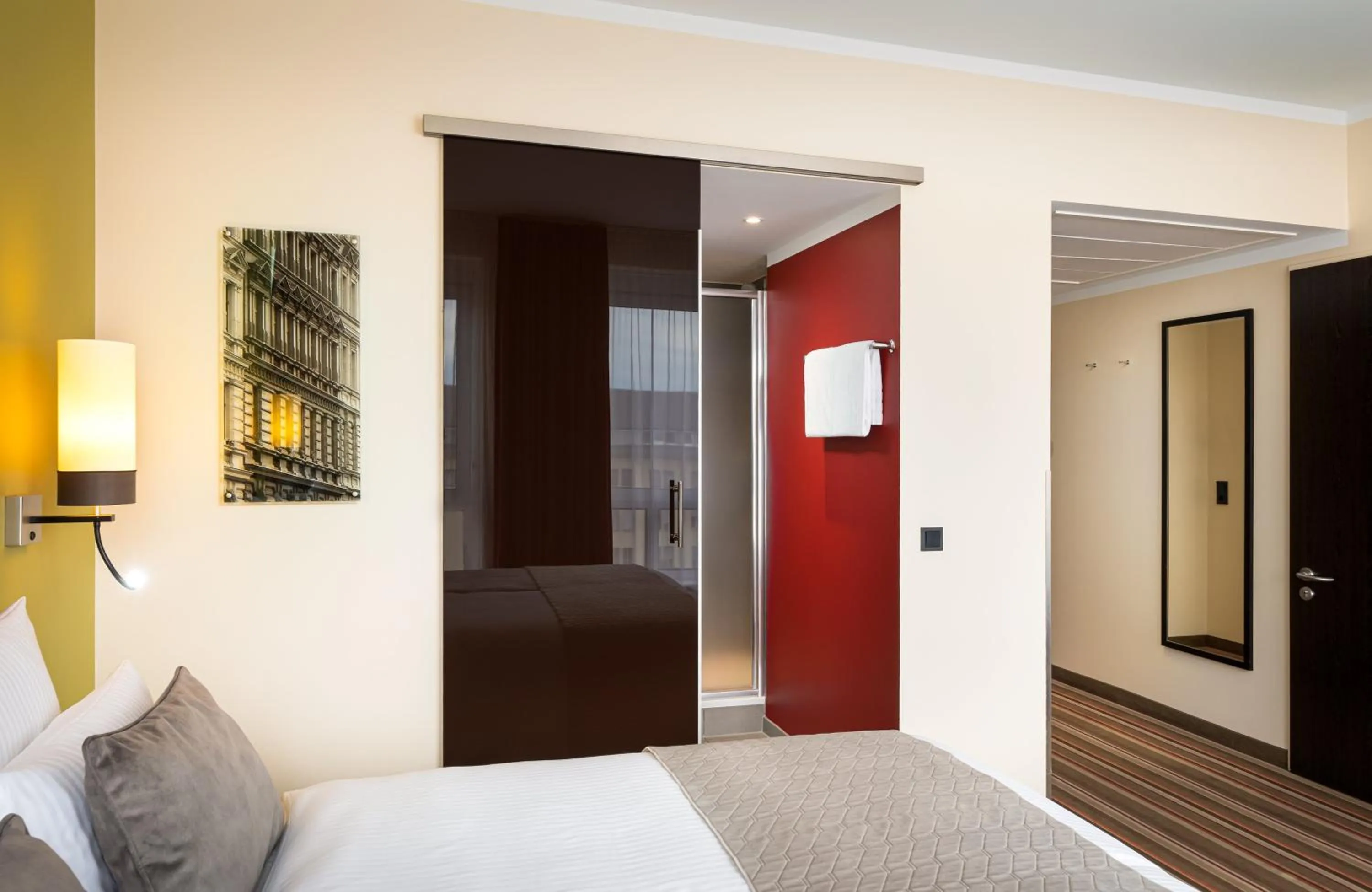 Bedroom, Bed in Leonardo Hotel Berlin