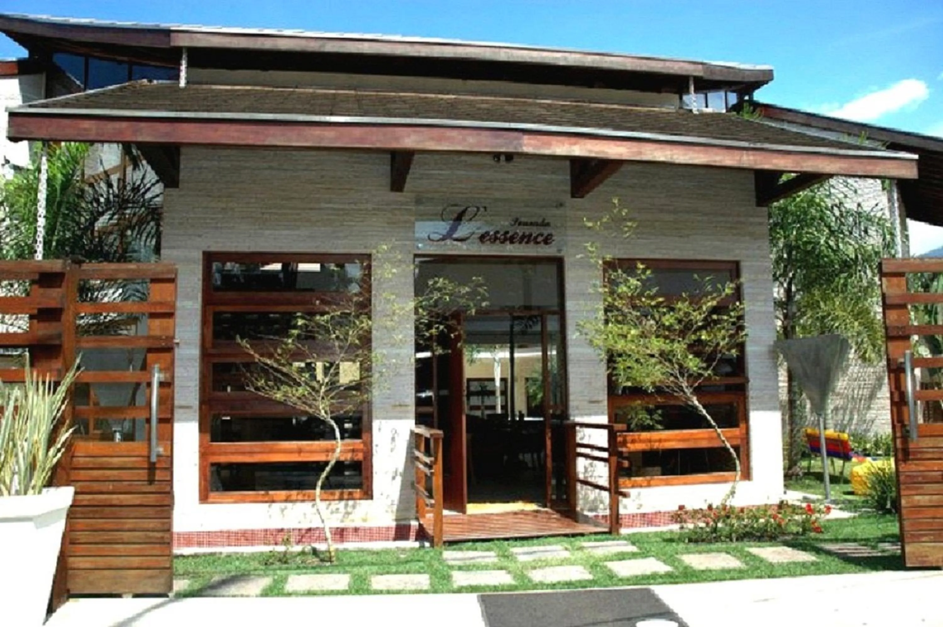 Facade/entrance in Pousada L'essence