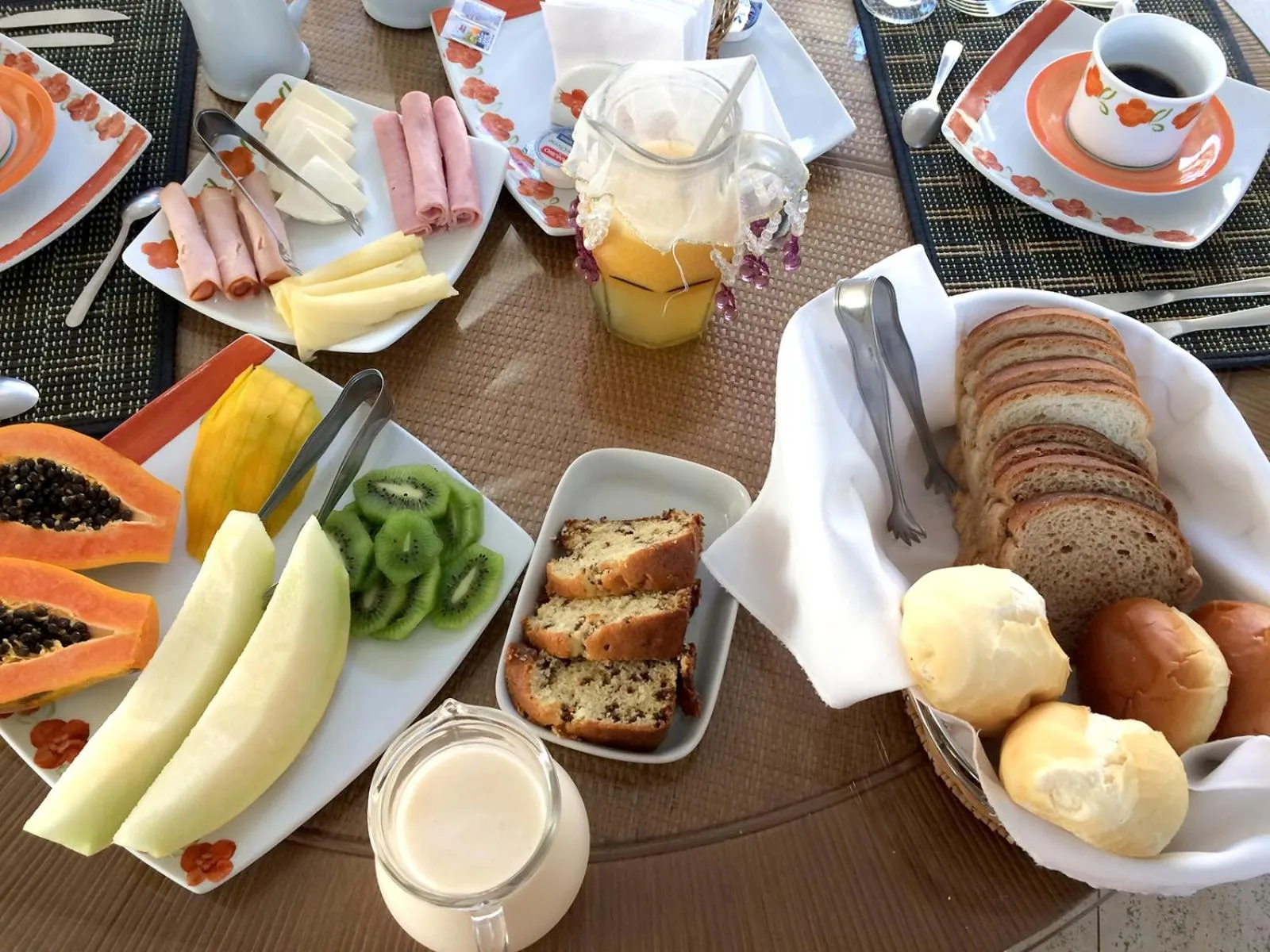 Breakfast in Pousada L'essence