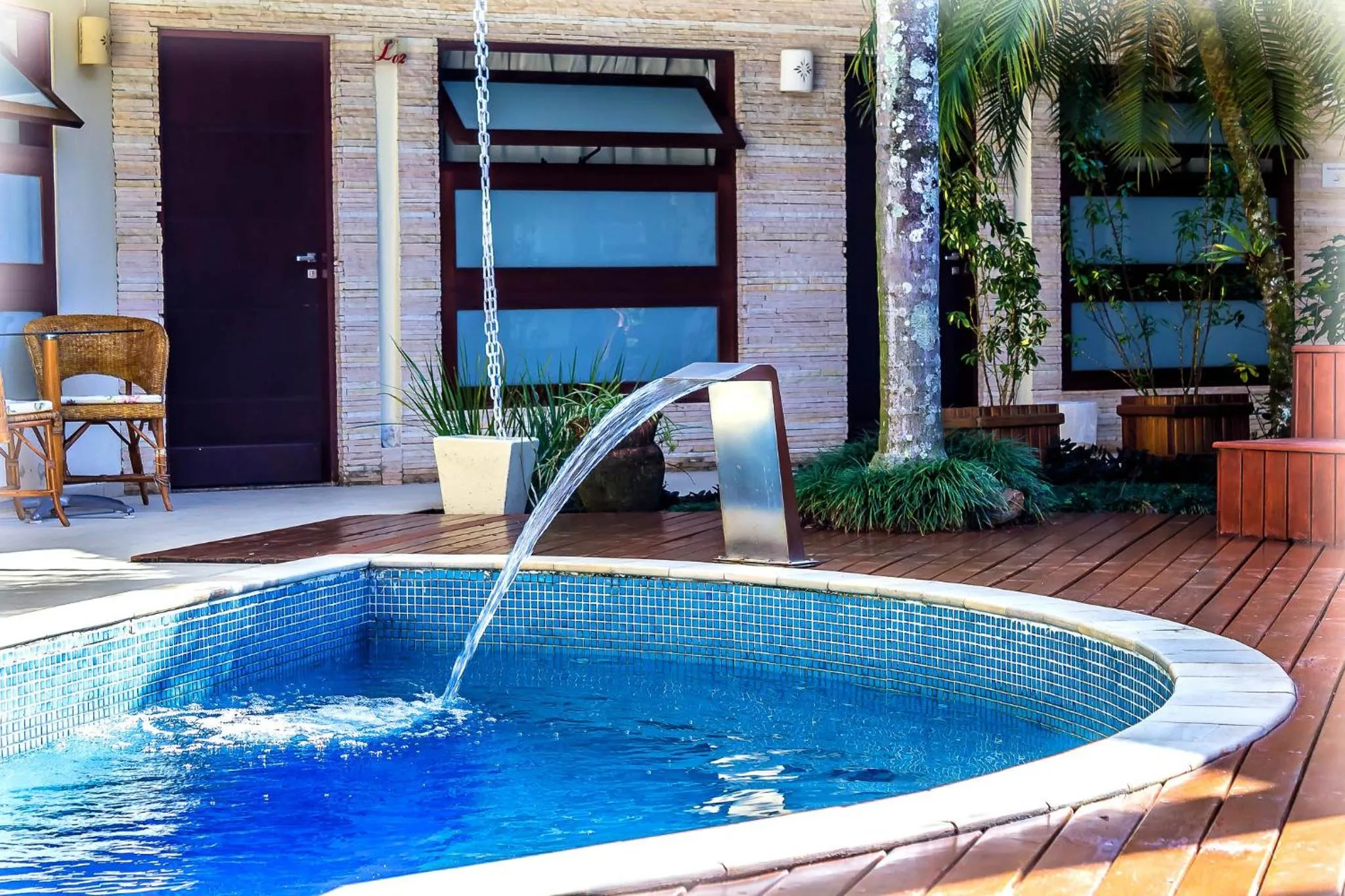 Swimming pool in Pousada L'essence