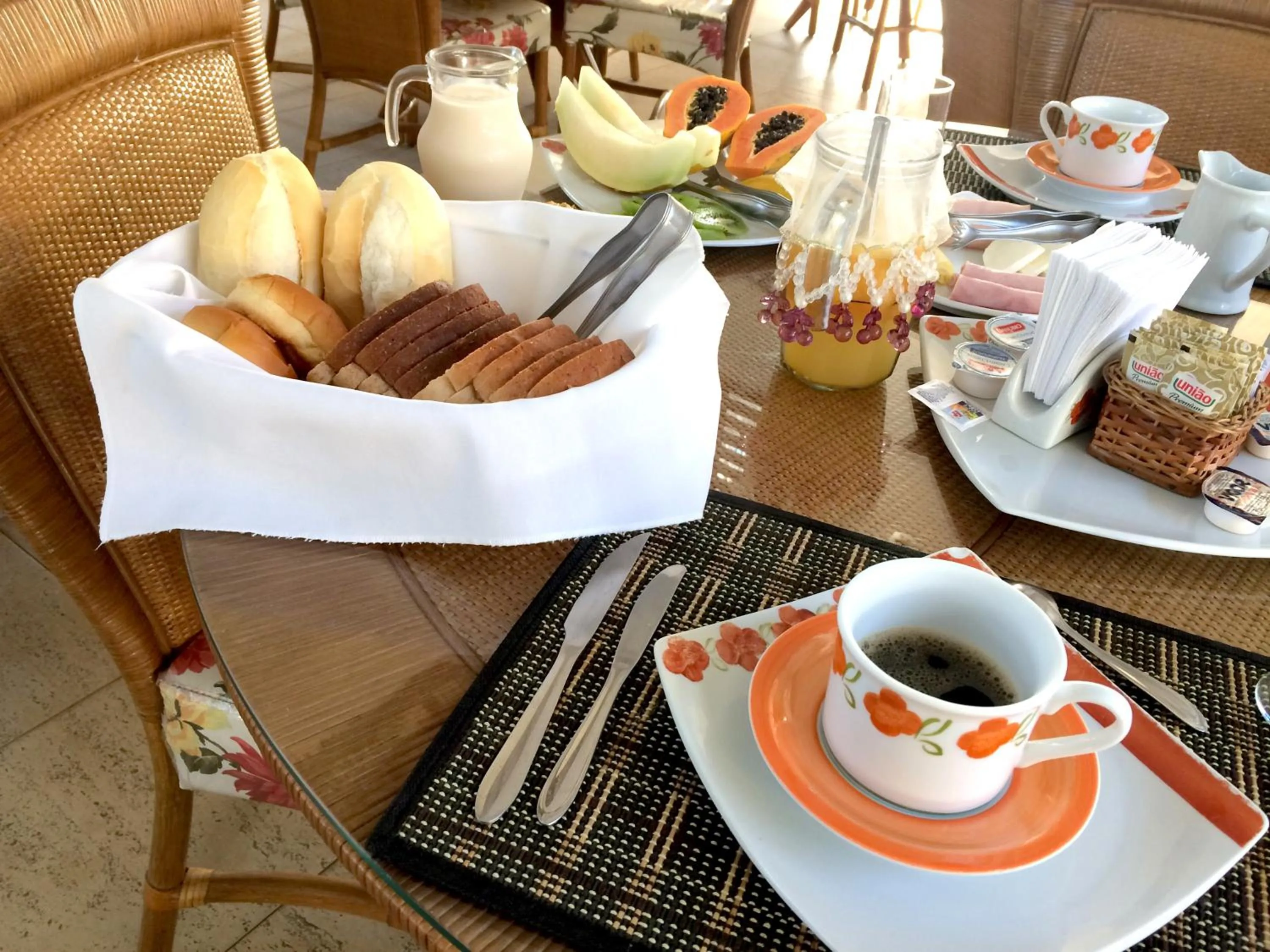 Buffet breakfast in Pousada L'essence