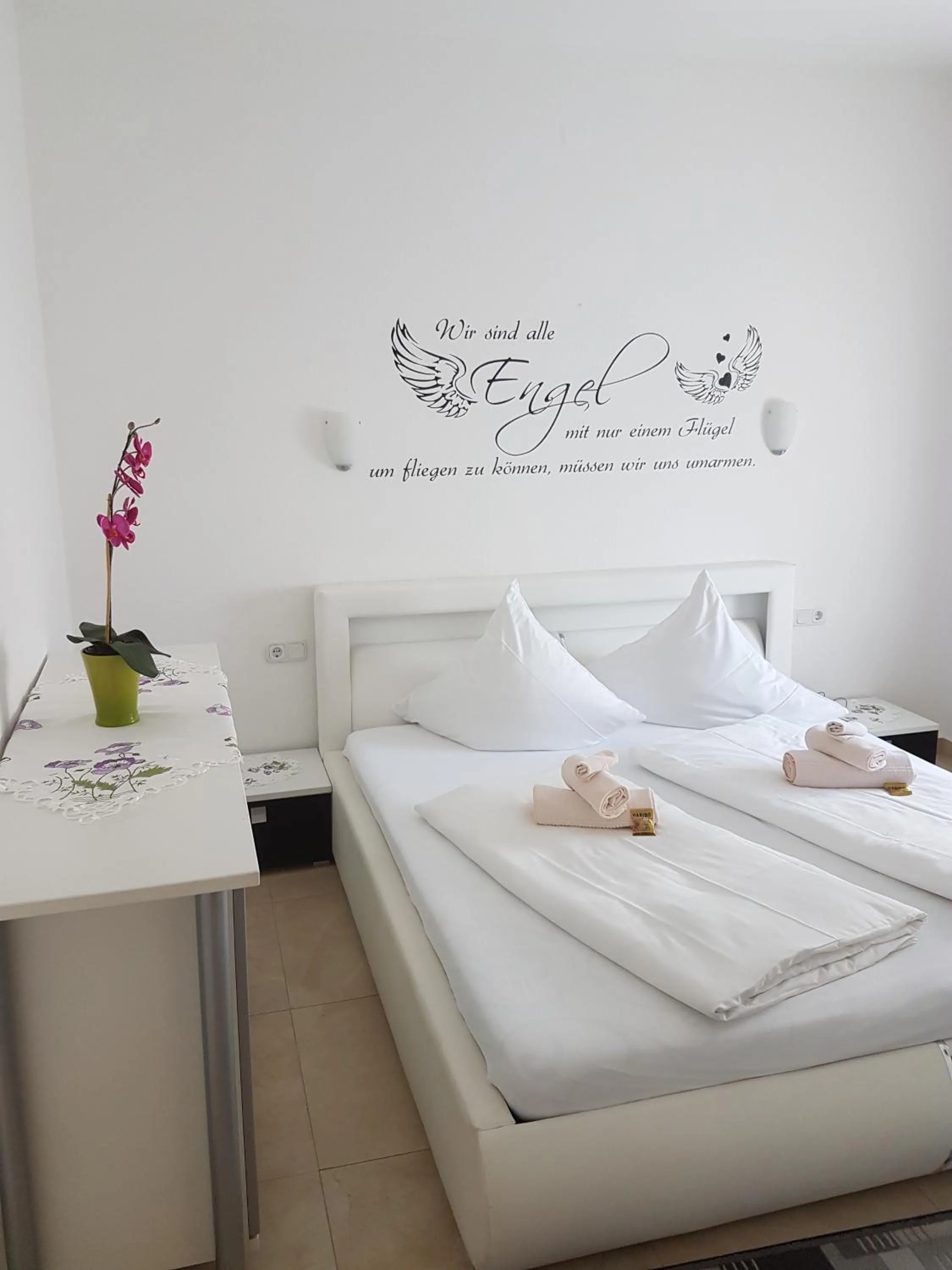 Bed in Hotel Schweizer Stubb