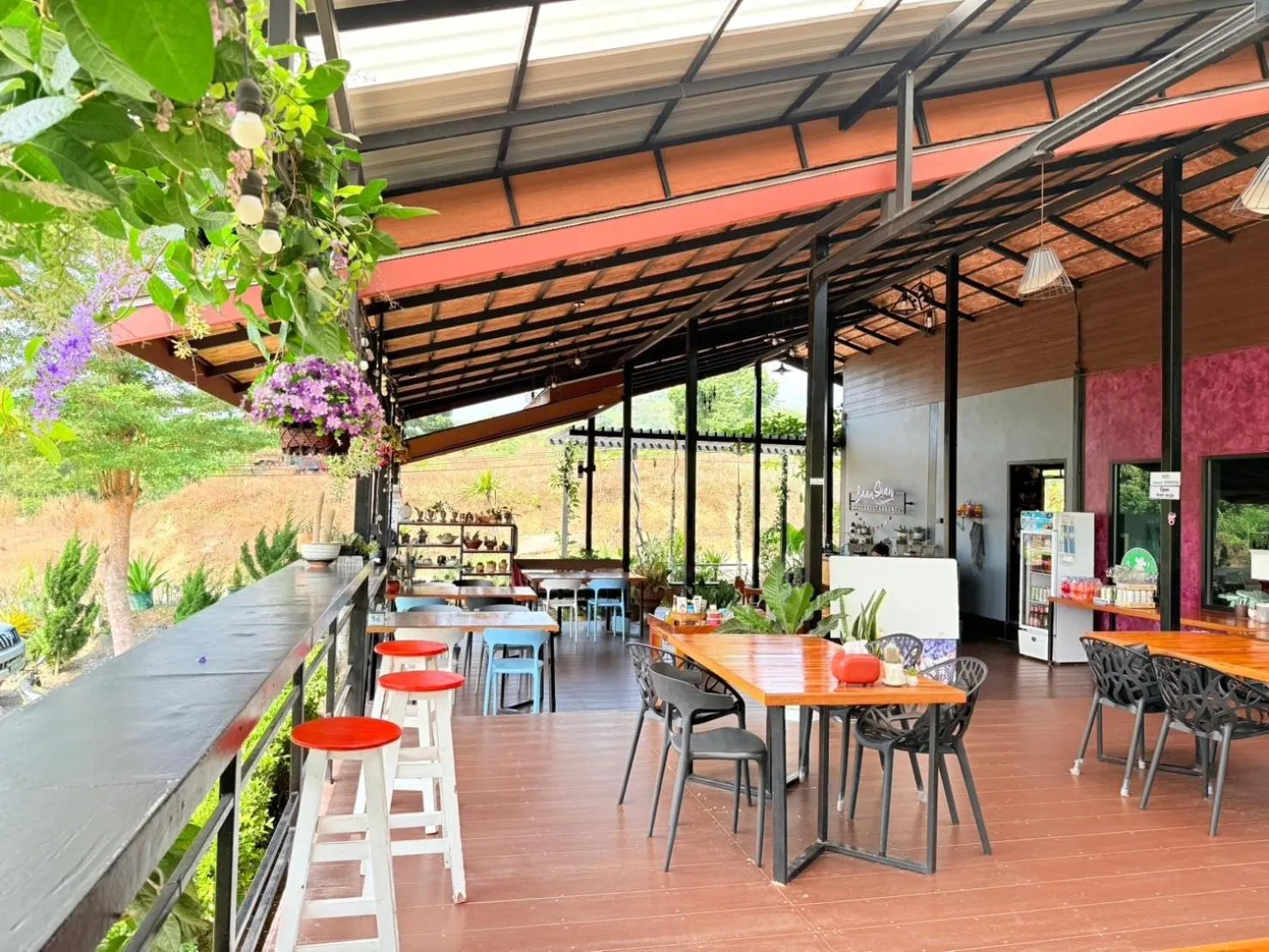 Restaurant/places to eat in Baan Suan Hill Resort