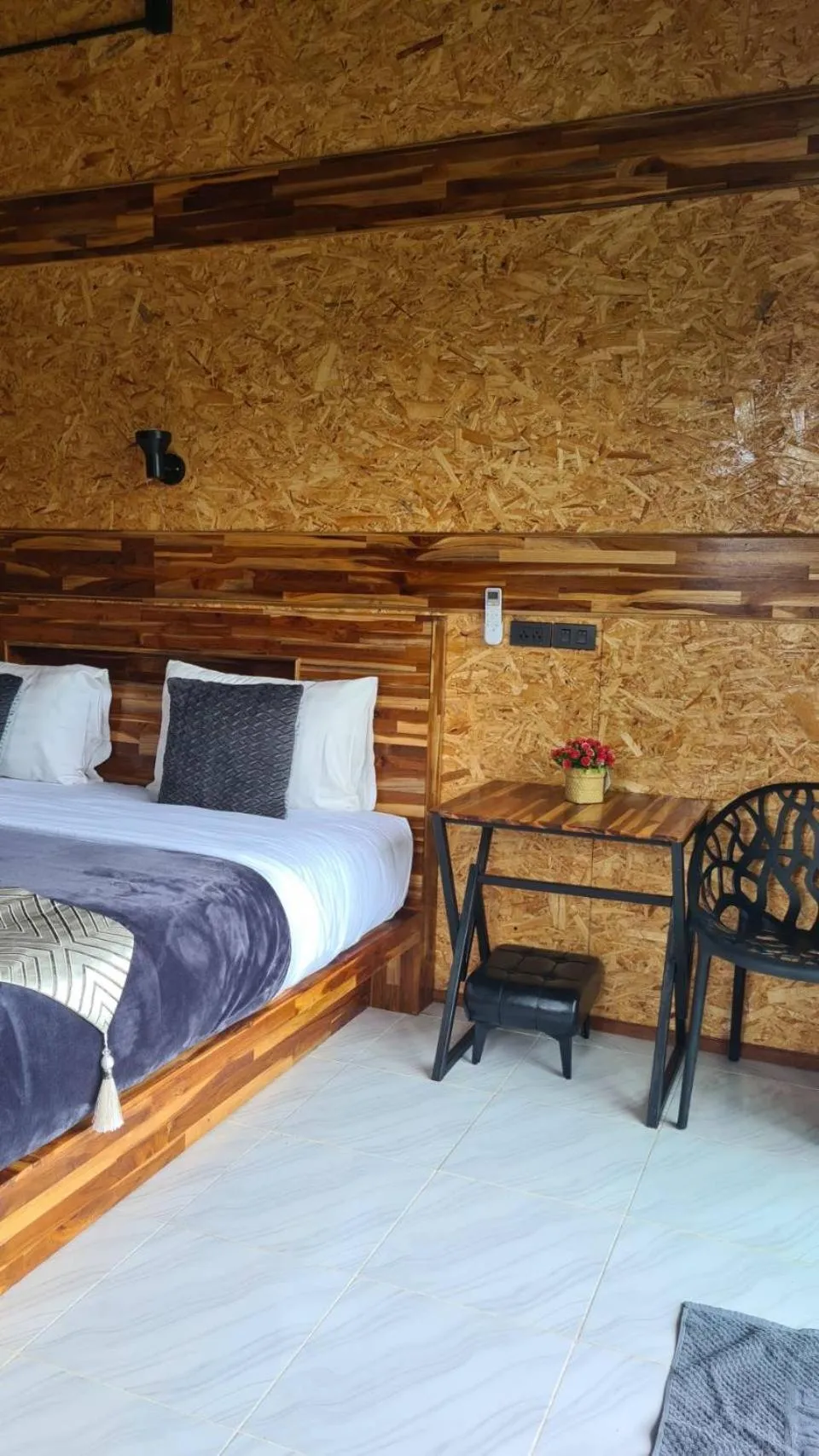 Photo of the whole room, Bed in Baan Suan Hill Resort