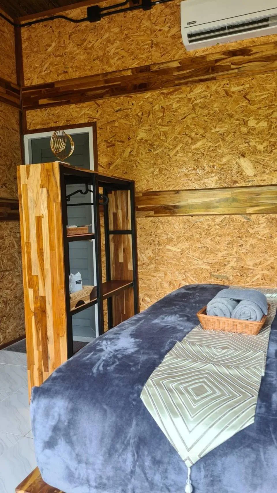 Photo of the whole room, Bed in Baan Suan Hill Resort