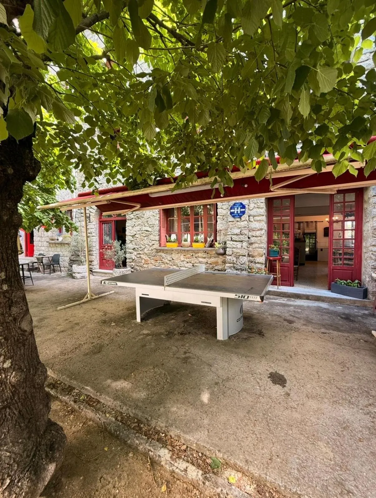Patio in Hôtel - Pub Le Petit Bosquet