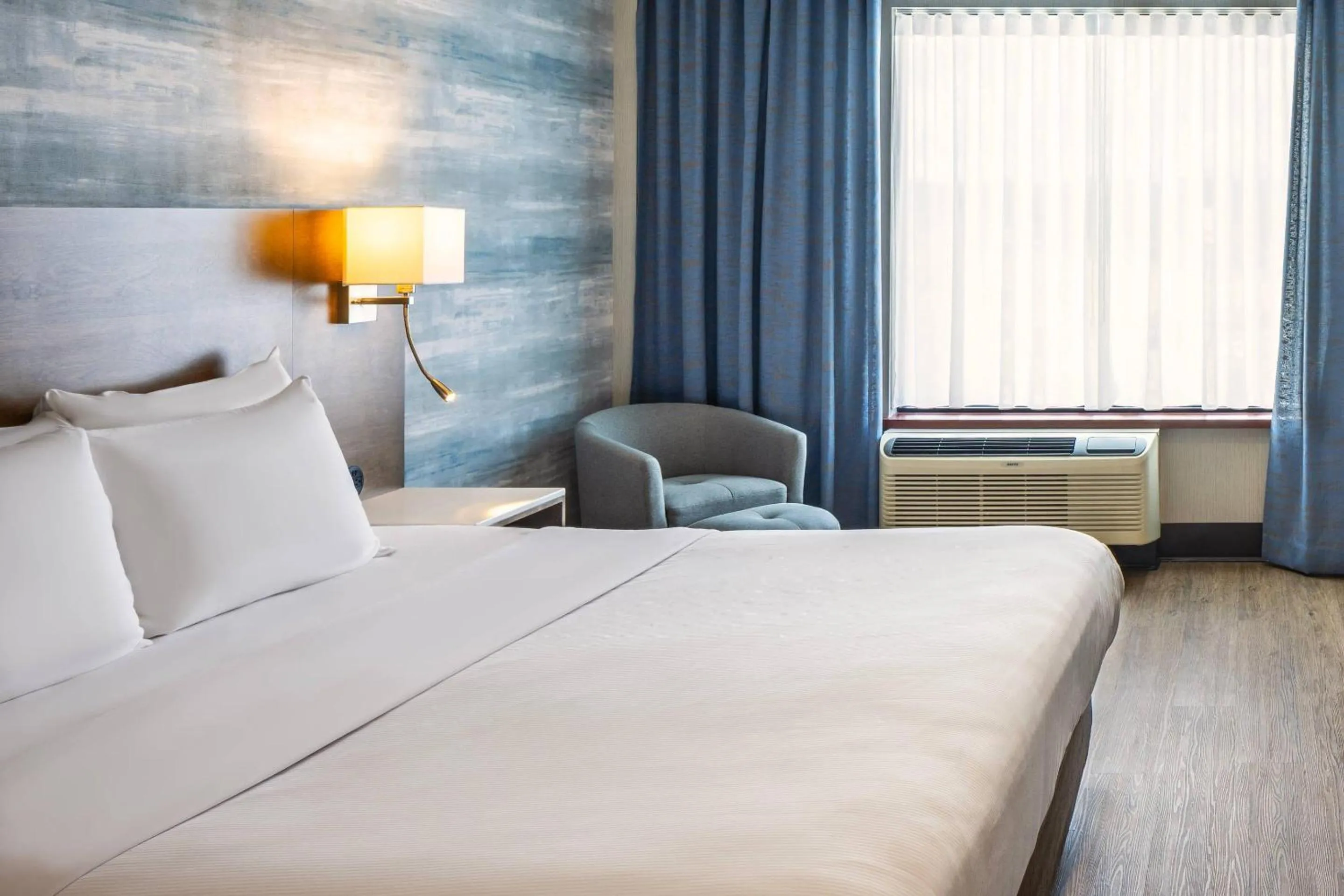 Bedroom, Bed in Quality Inn & Suites