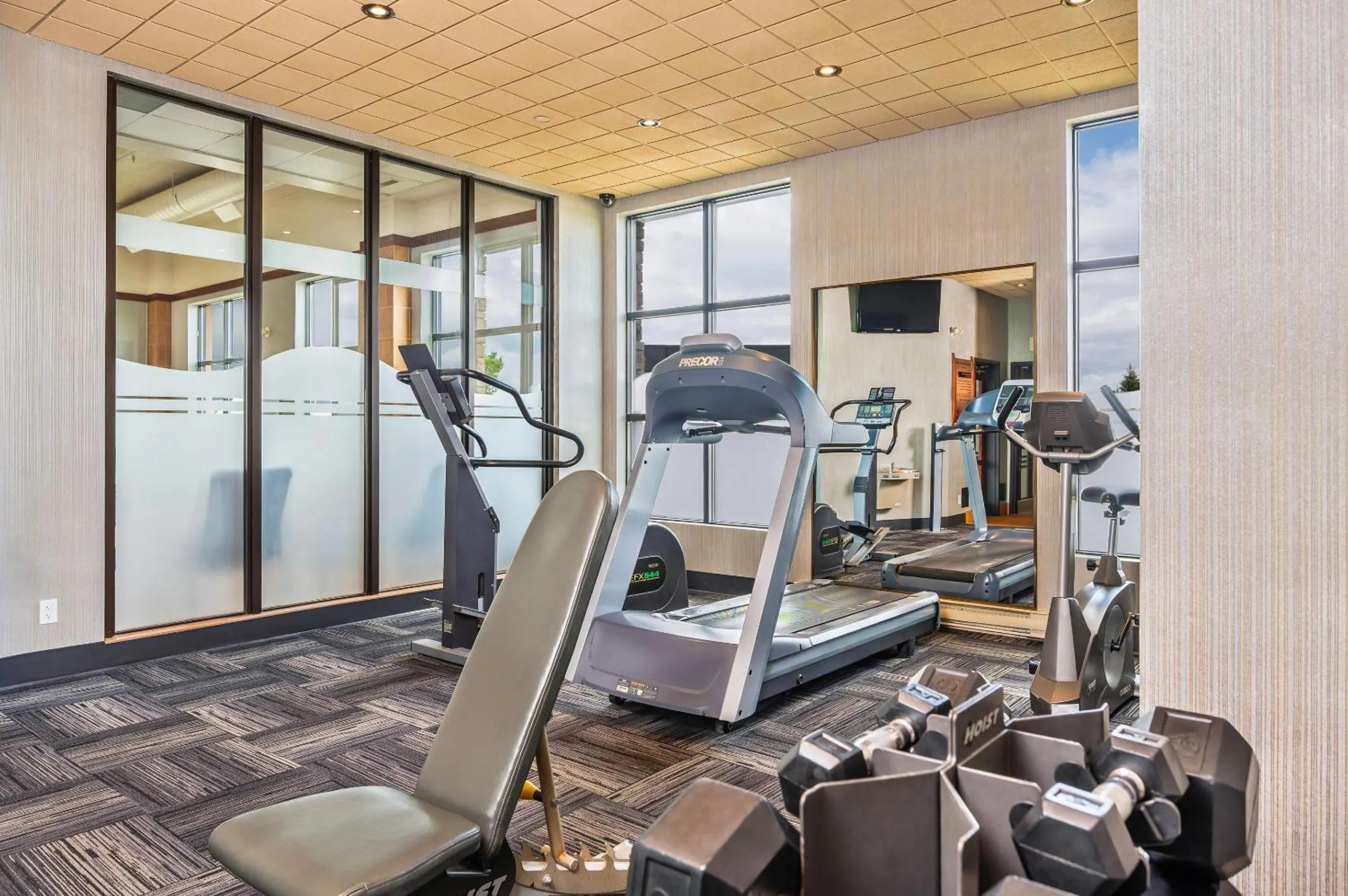 Fitness centre/facilities in Quality Inn & Suites