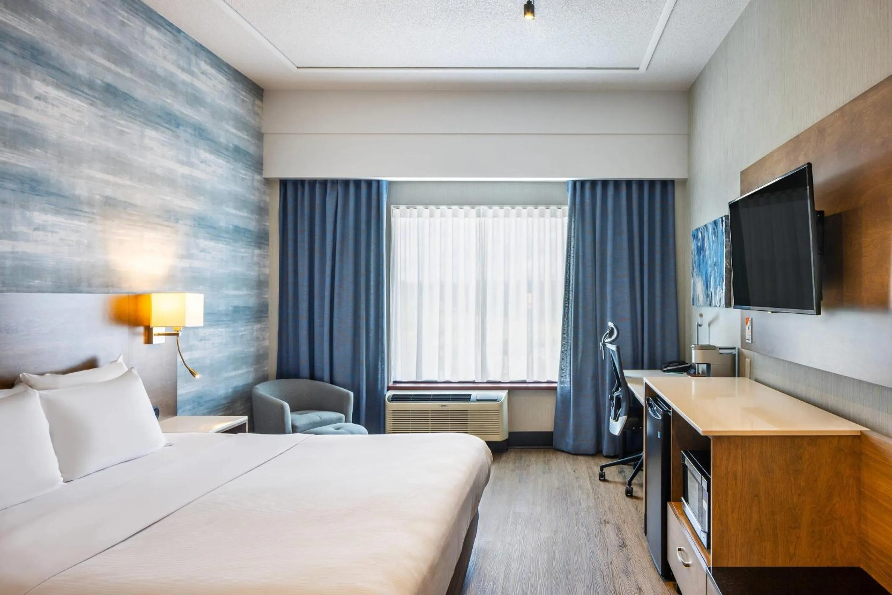 Bedroom, Bed in Quality Inn & Suites