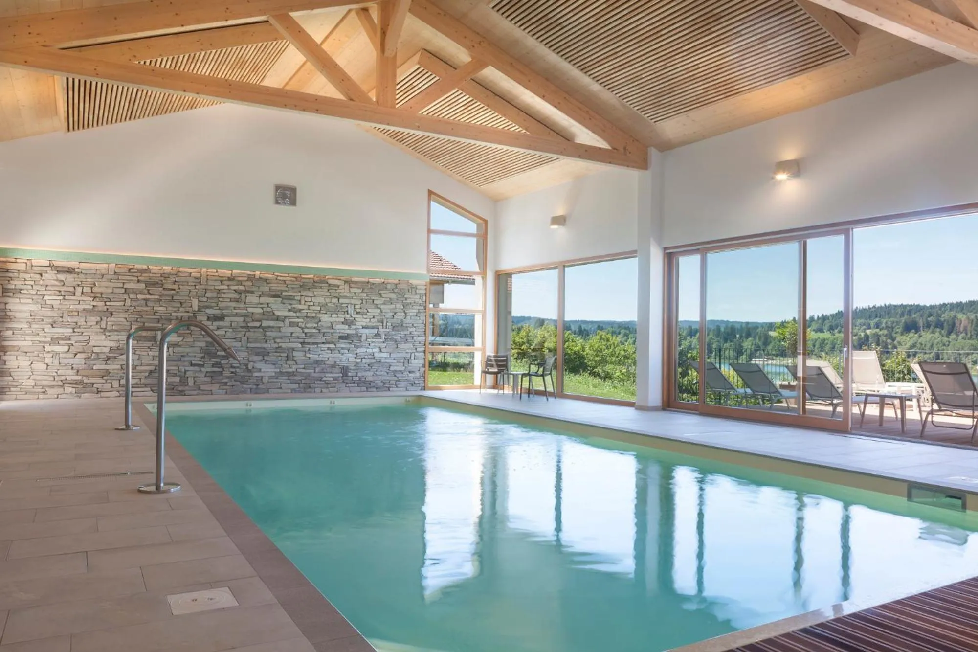 Swimming pool in Hotel Spa Les Rives Sauvages