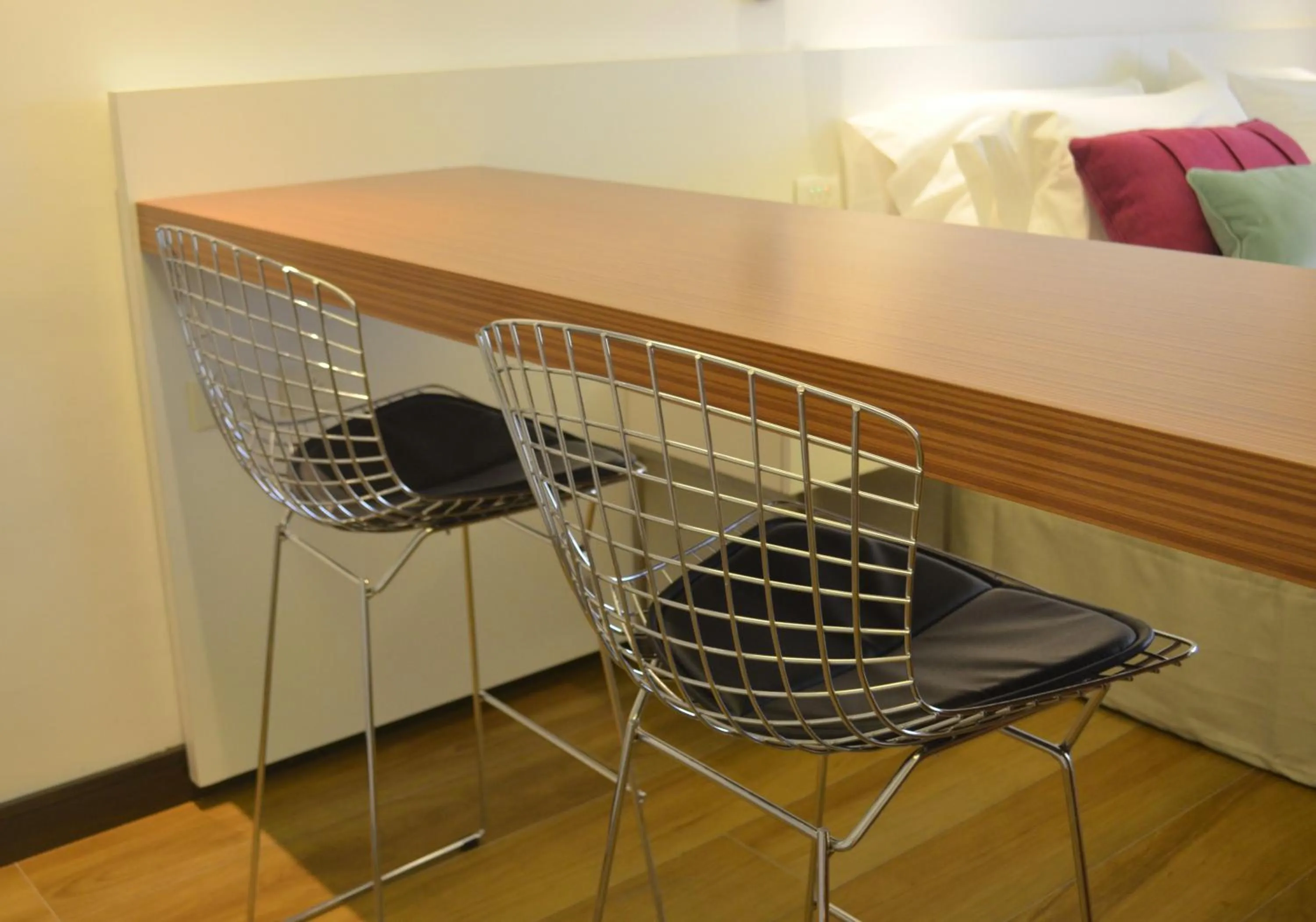 Dining area in Ilum Experience Home