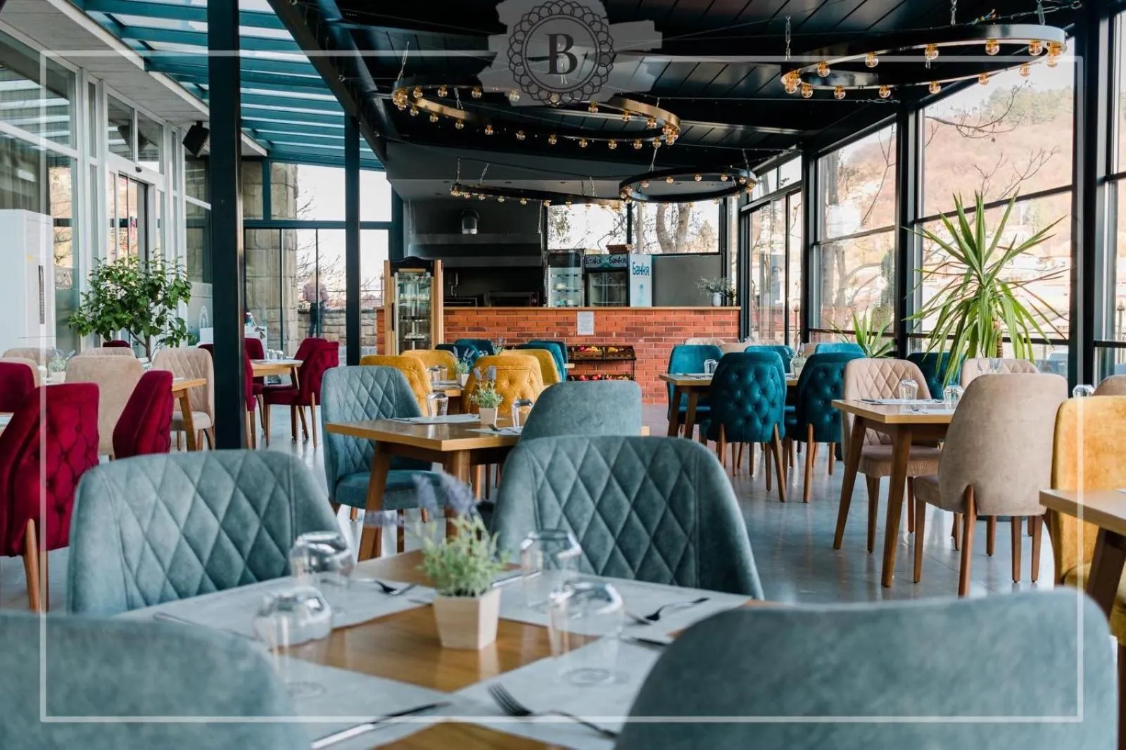 Restaurant/places to eat in Hotel Balkan