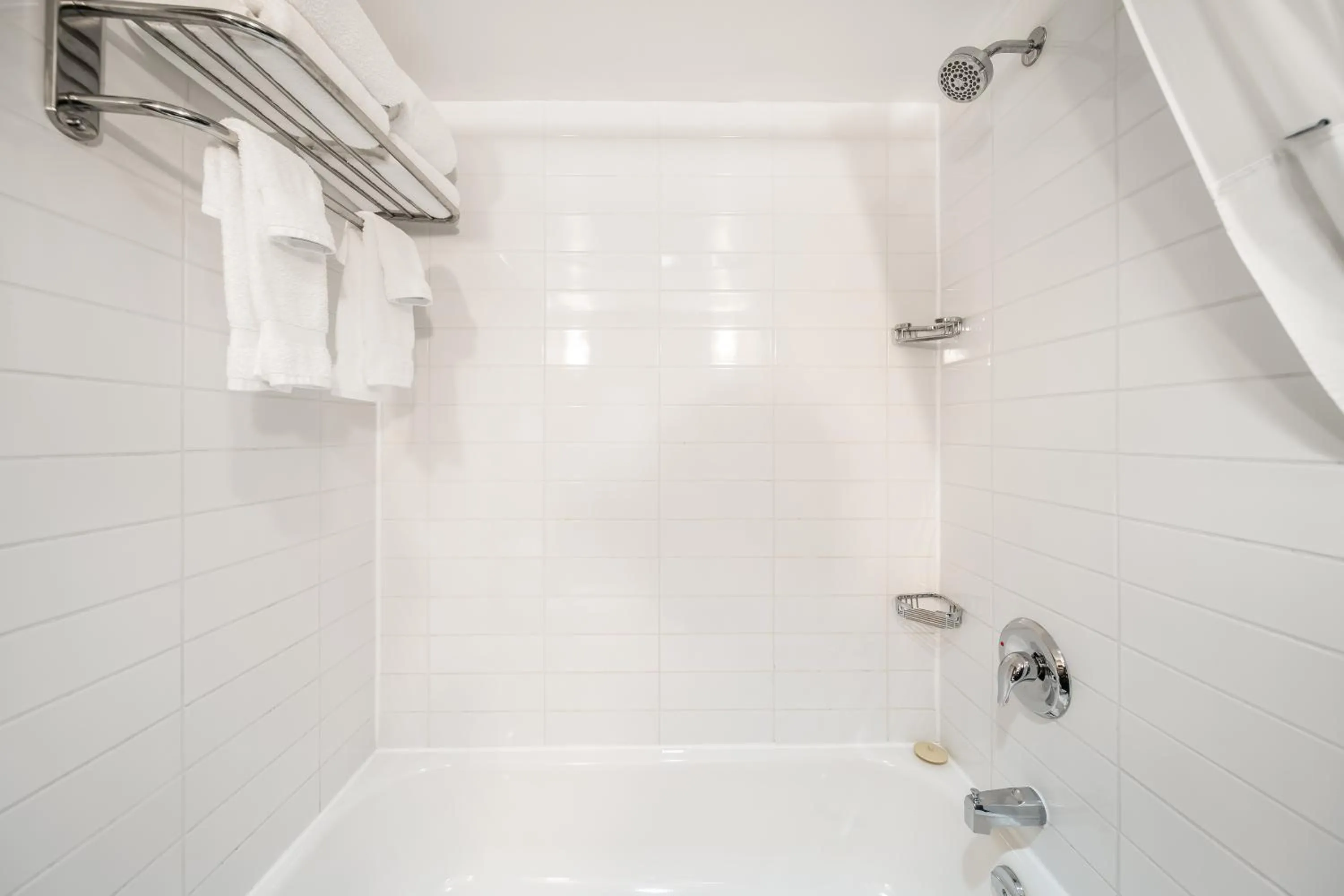 Bathroom in Ramada Plaza by Wyndham Niagara Falls