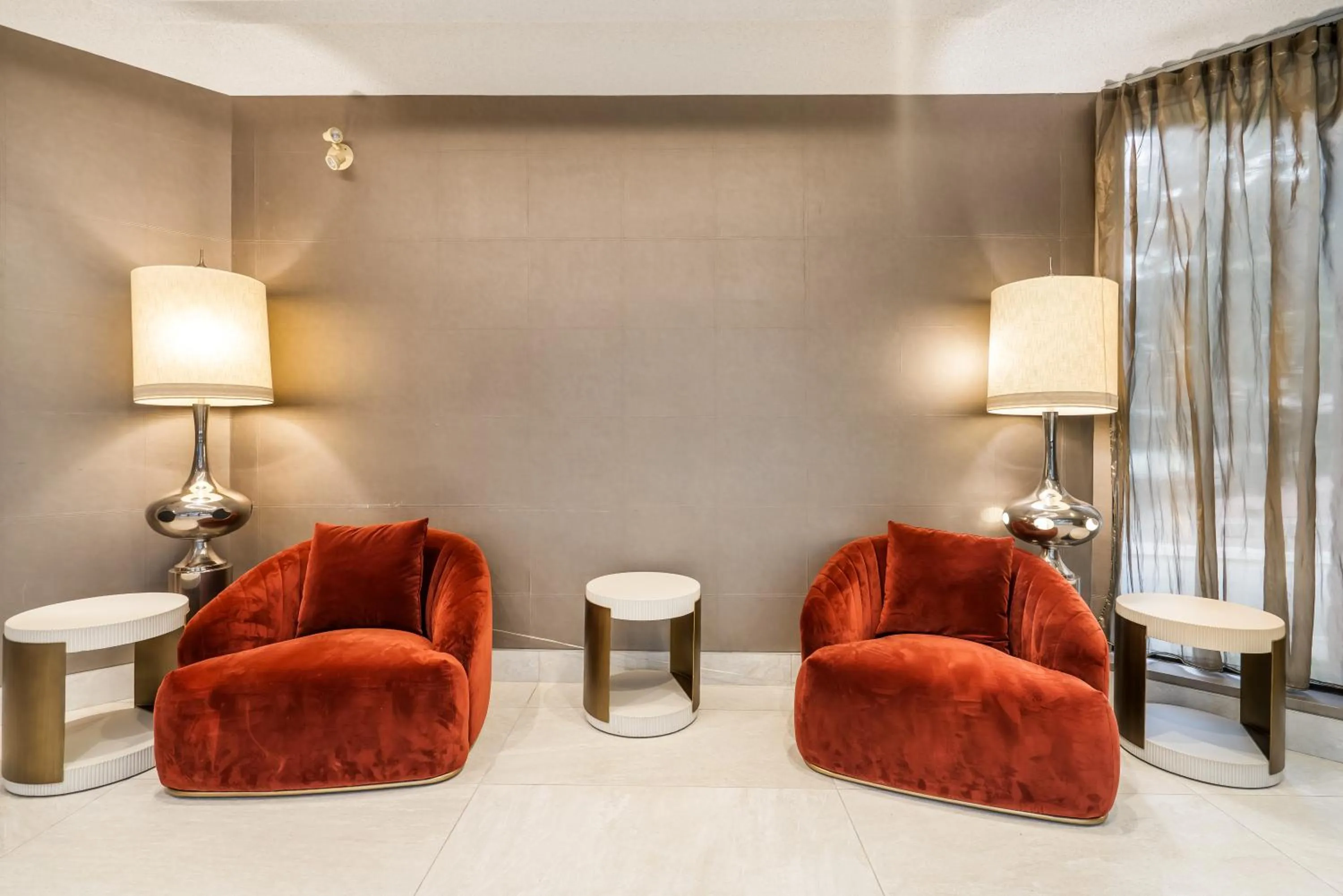 Lobby or reception in Ramada Plaza by Wyndham Niagara Falls