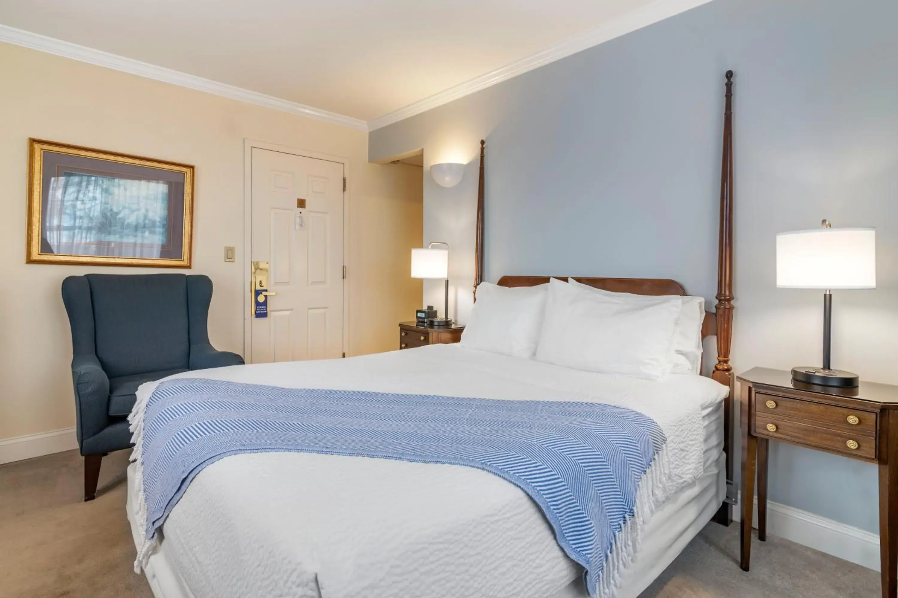 Queen Room - Disability Access in The Harraseeket Inn & Event House Freeport Downtown Queen Room - Disability Access in The Harraseeket Inn & Event House Freeport Downtown