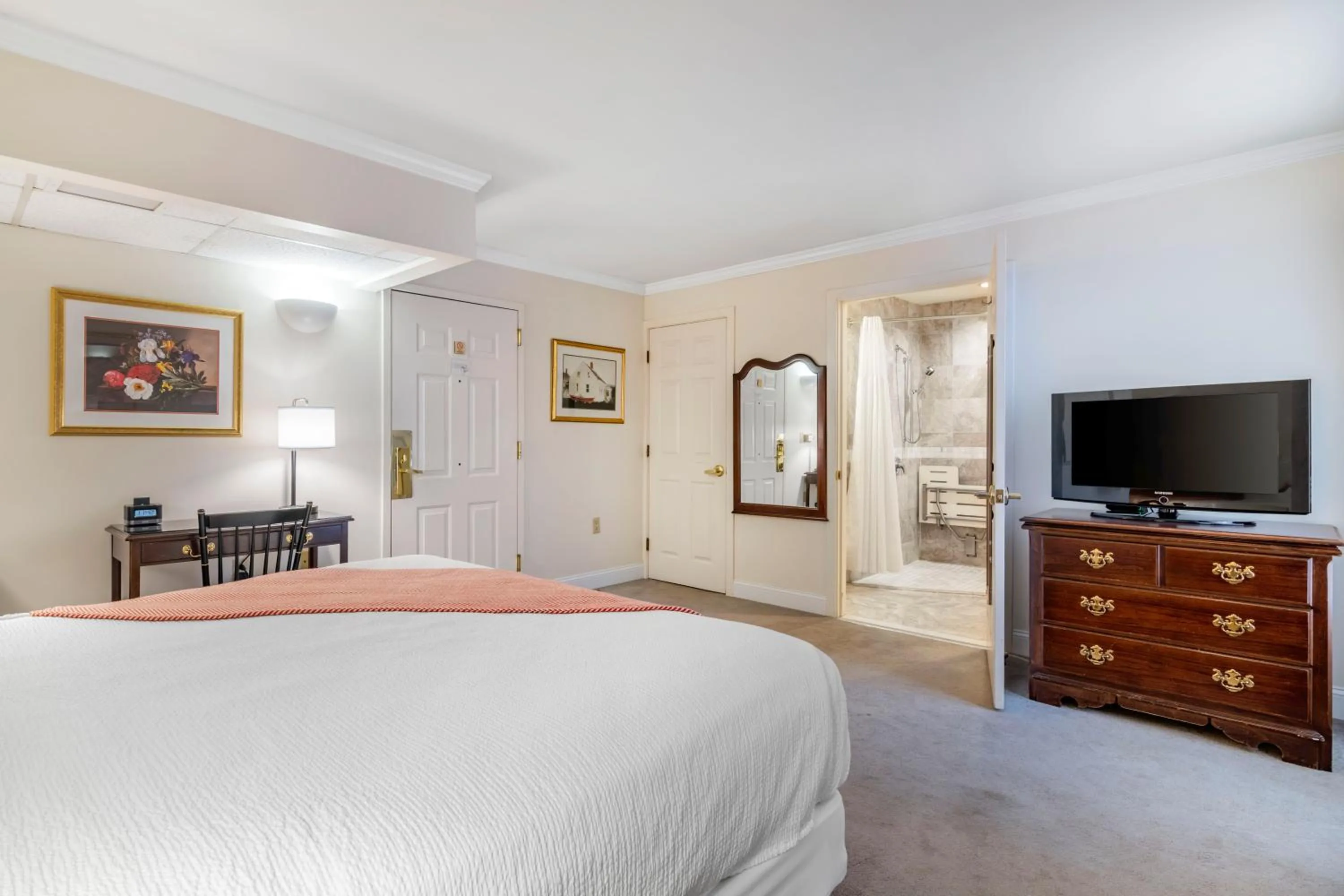 Bed in The Harraseeket Inn & Event House Freeport Downtown