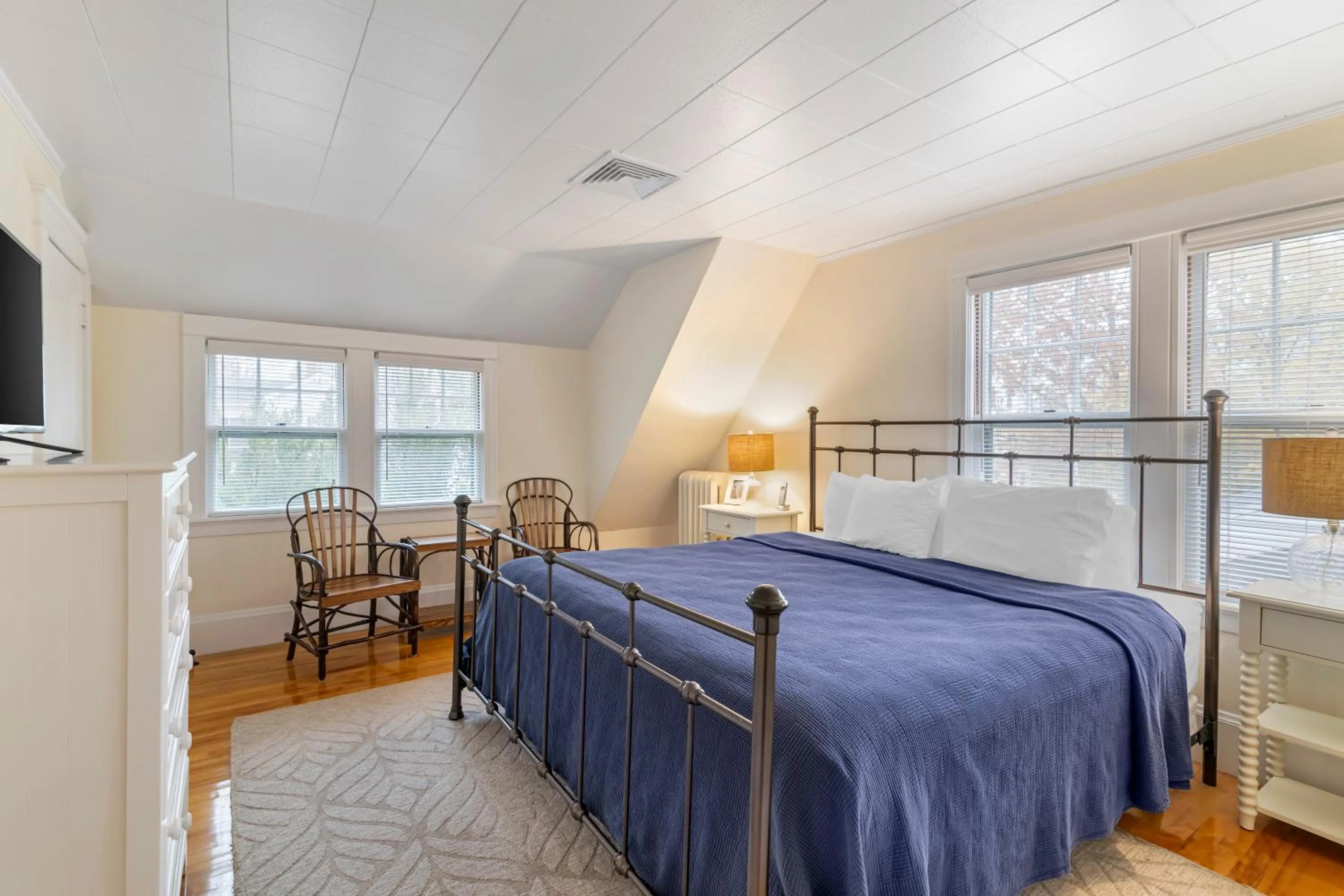 Bed in The Harraseeket Inn & Event House Freeport Downtown