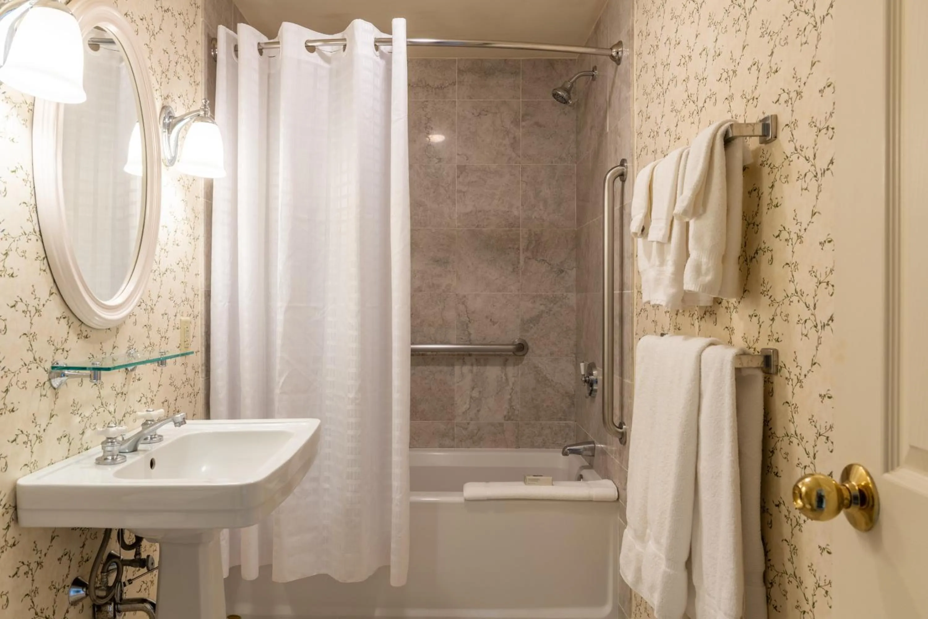 Bathroom in The Harraseeket Inn & Event House Freeport Downtown